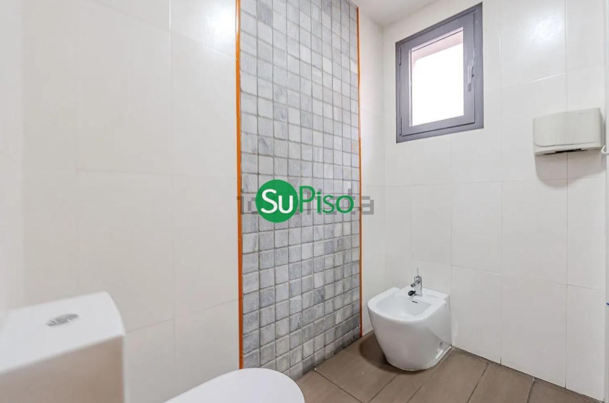 For sale of commercial in Griñón