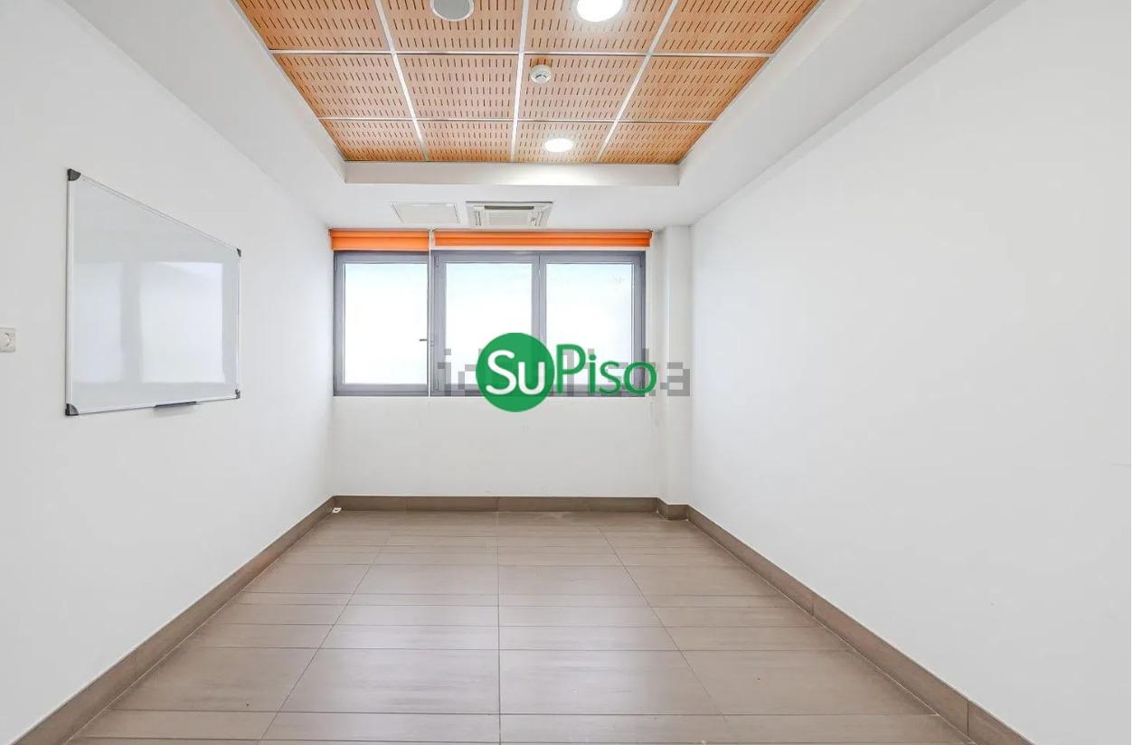 For sale of commercial in Griñón