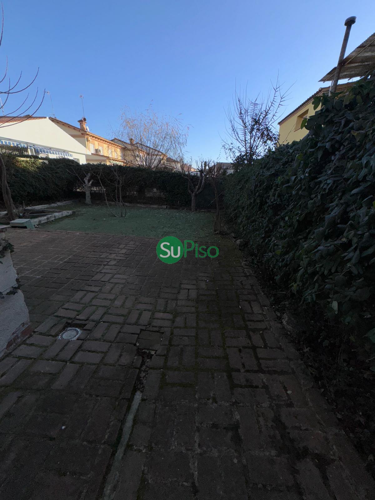 For sale of chalet in Yeles