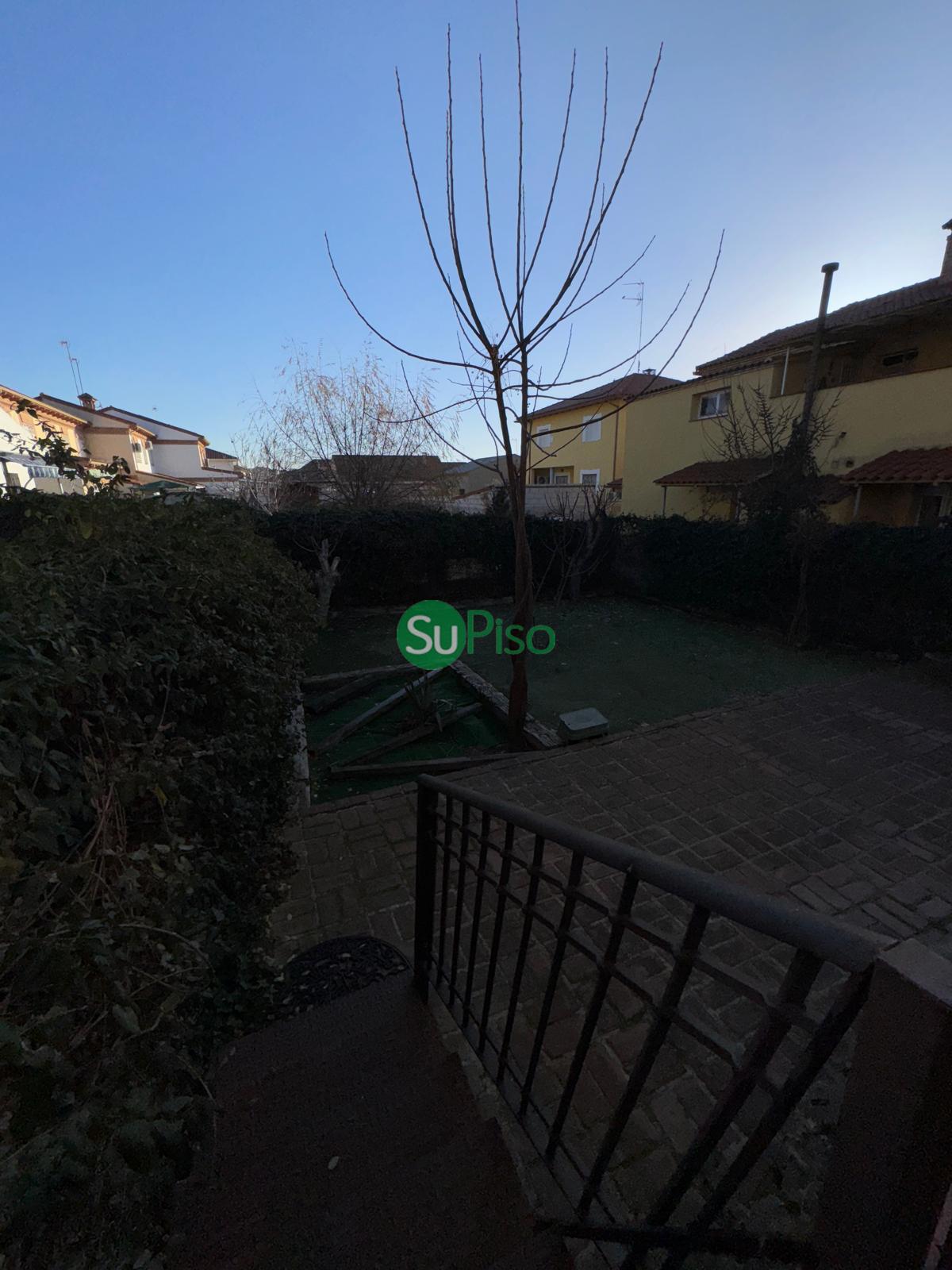 For sale of chalet in Yeles