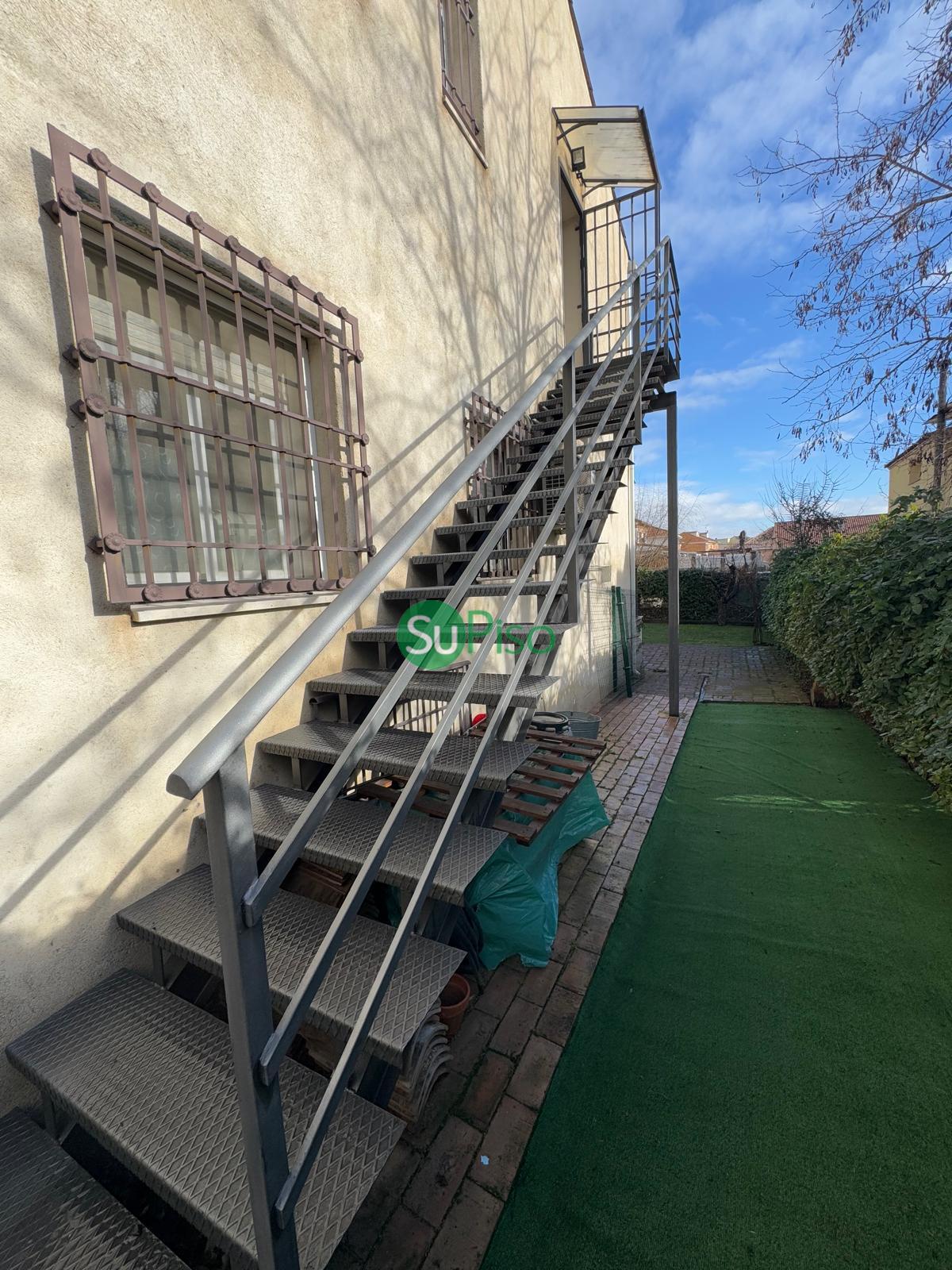 For sale of chalet in Yeles