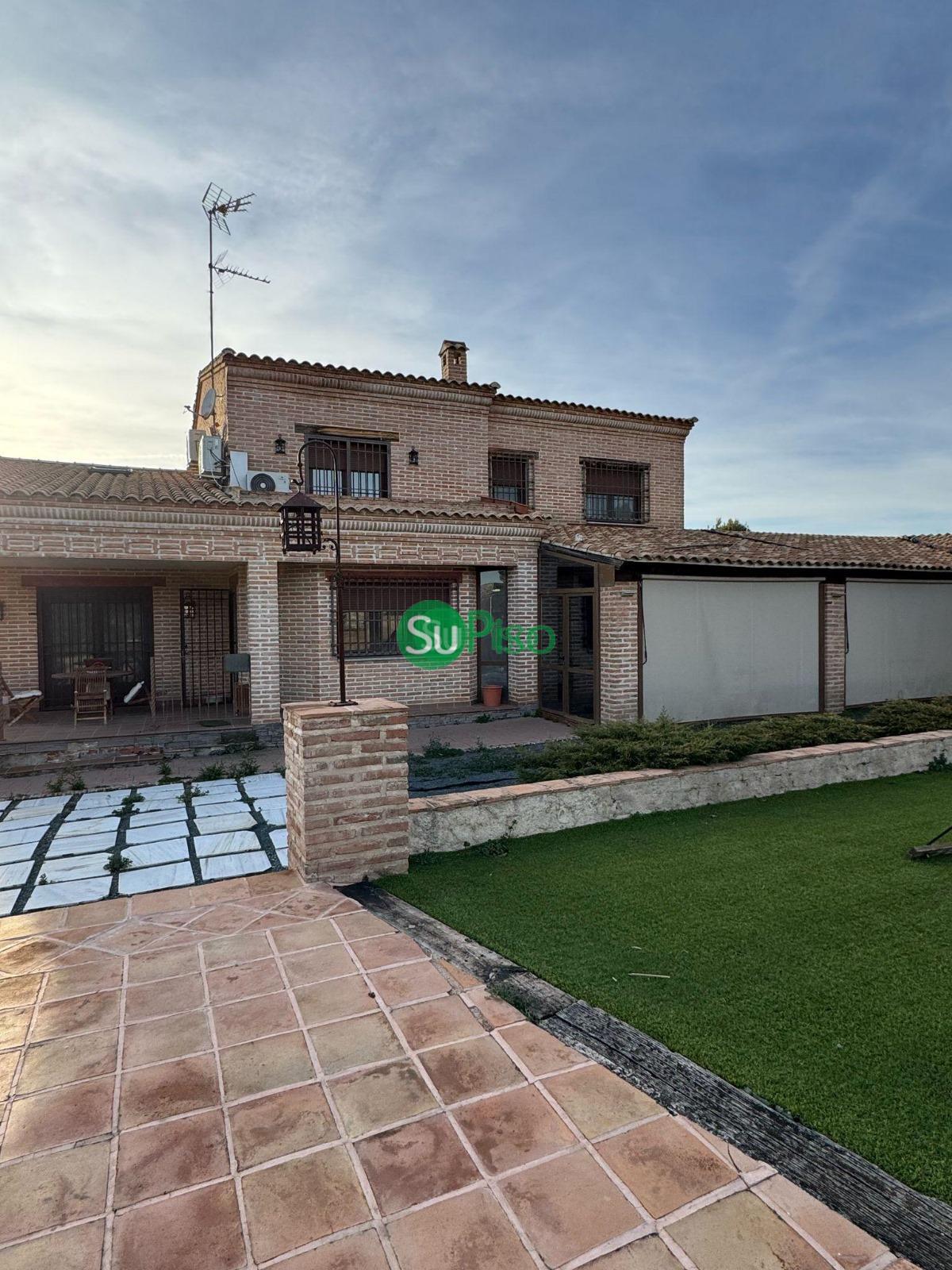 Venta de chalet en Yeles