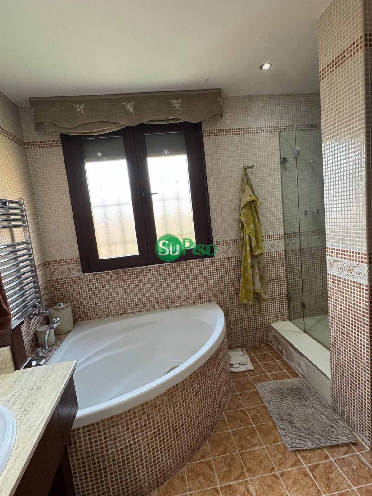 Venta de chalet en Yeles