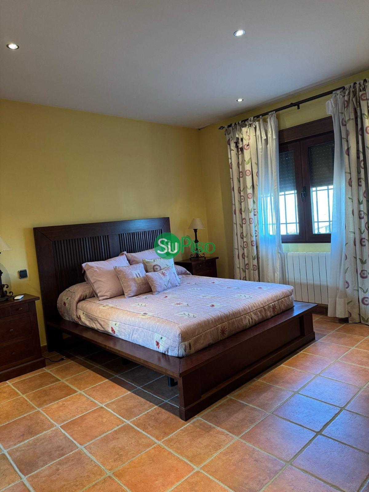 Venta de chalet en Yeles