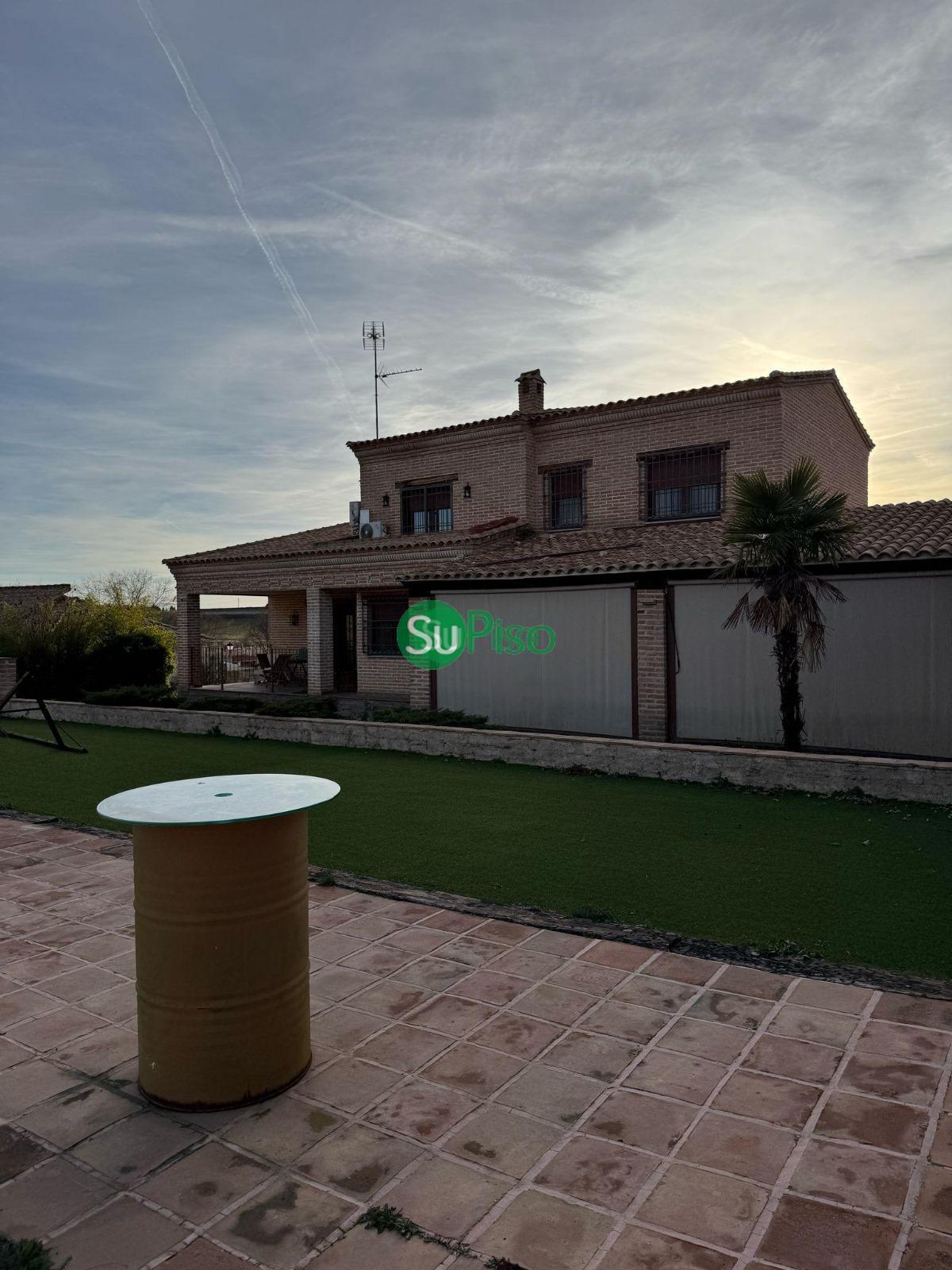 Venta de chalet en Yeles