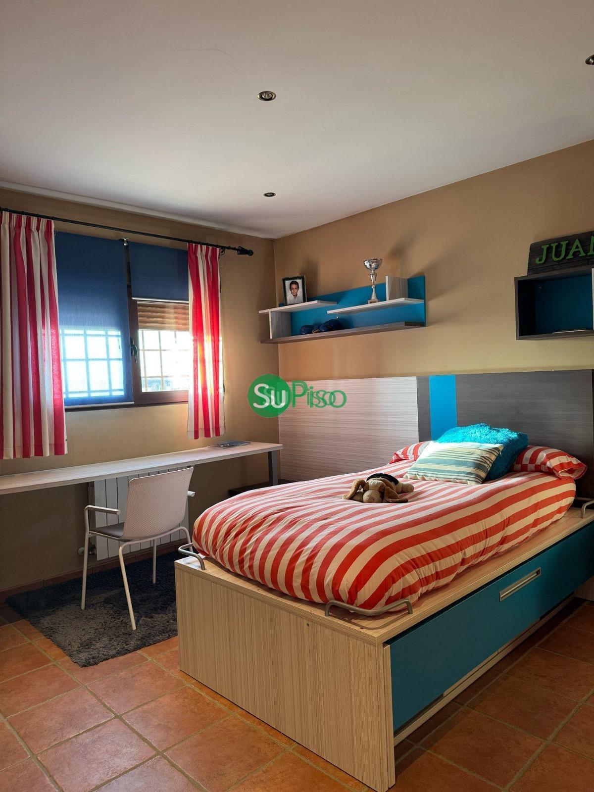 Venta de chalet en Yeles