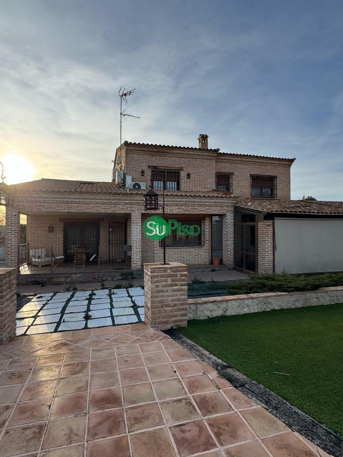 Venta de chalet en Yeles