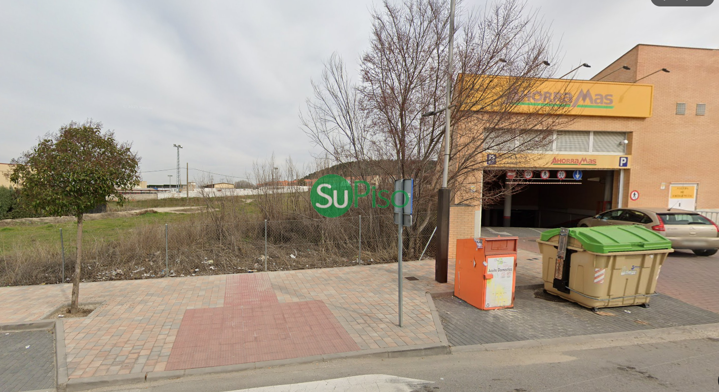For sale of land in Esquivias