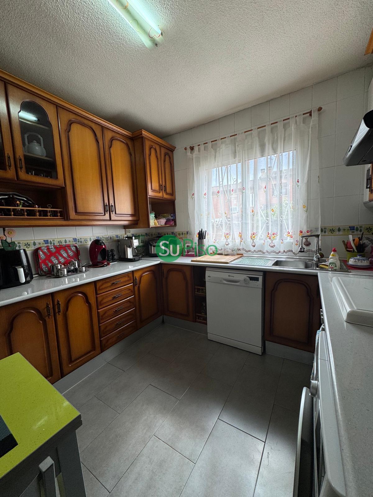For sale of chalet in Yeles