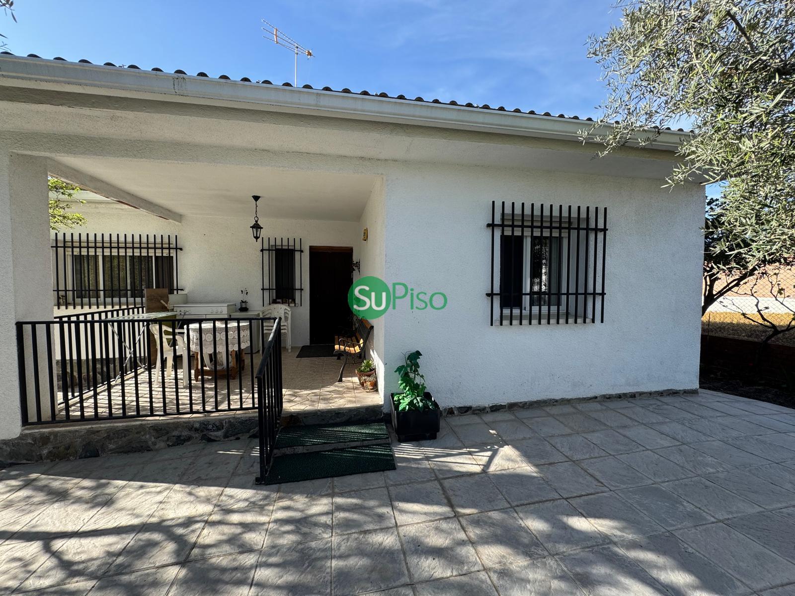 For sale of house in Cedillo del Condado