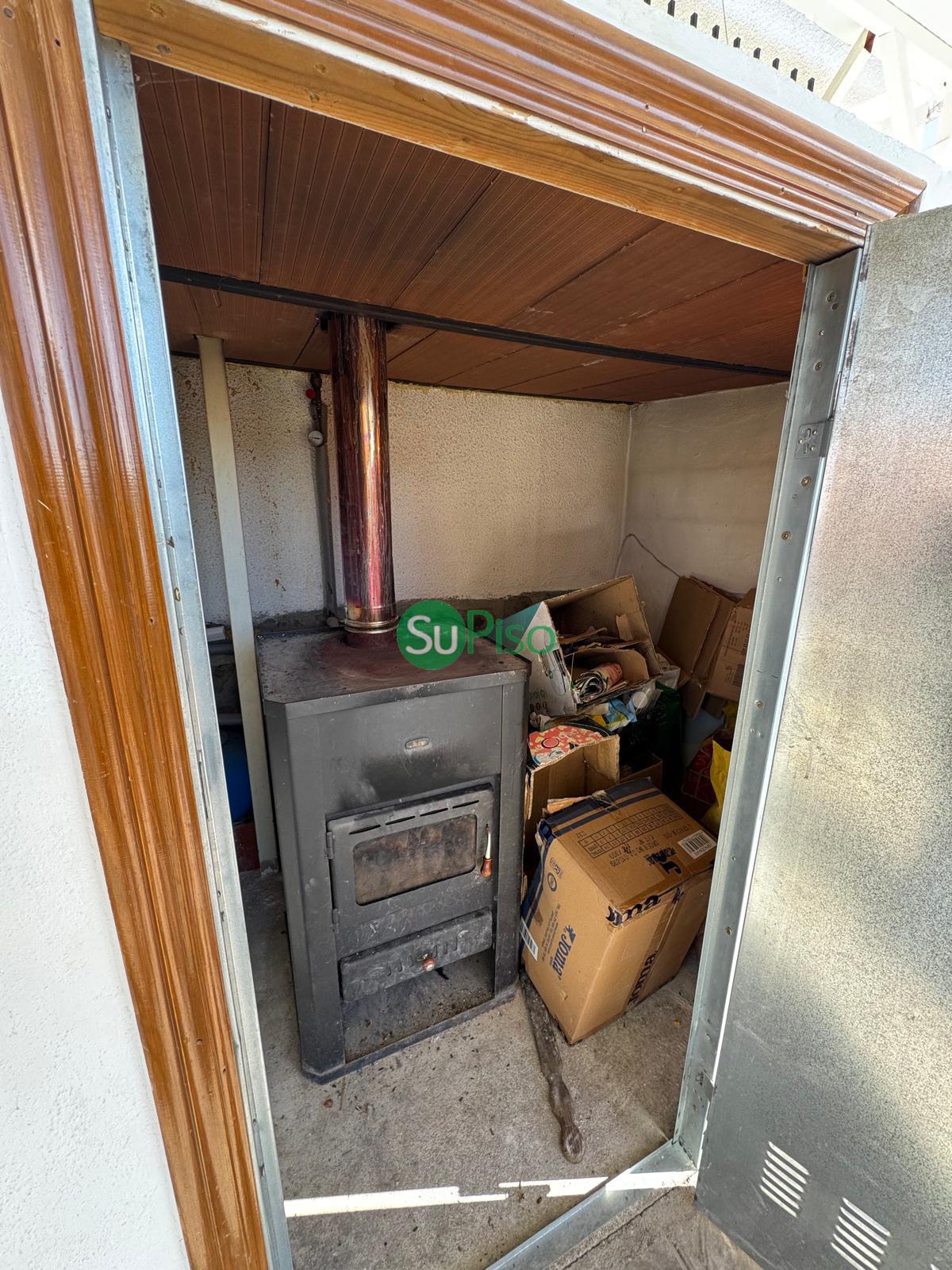 For sale of house in Cedillo del Condado