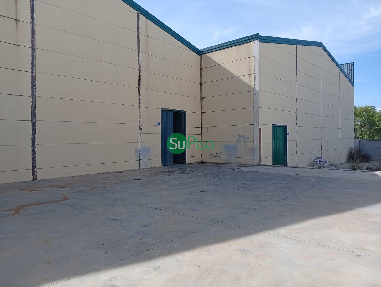 For sale of industrial plant/warehouse in Yeles
