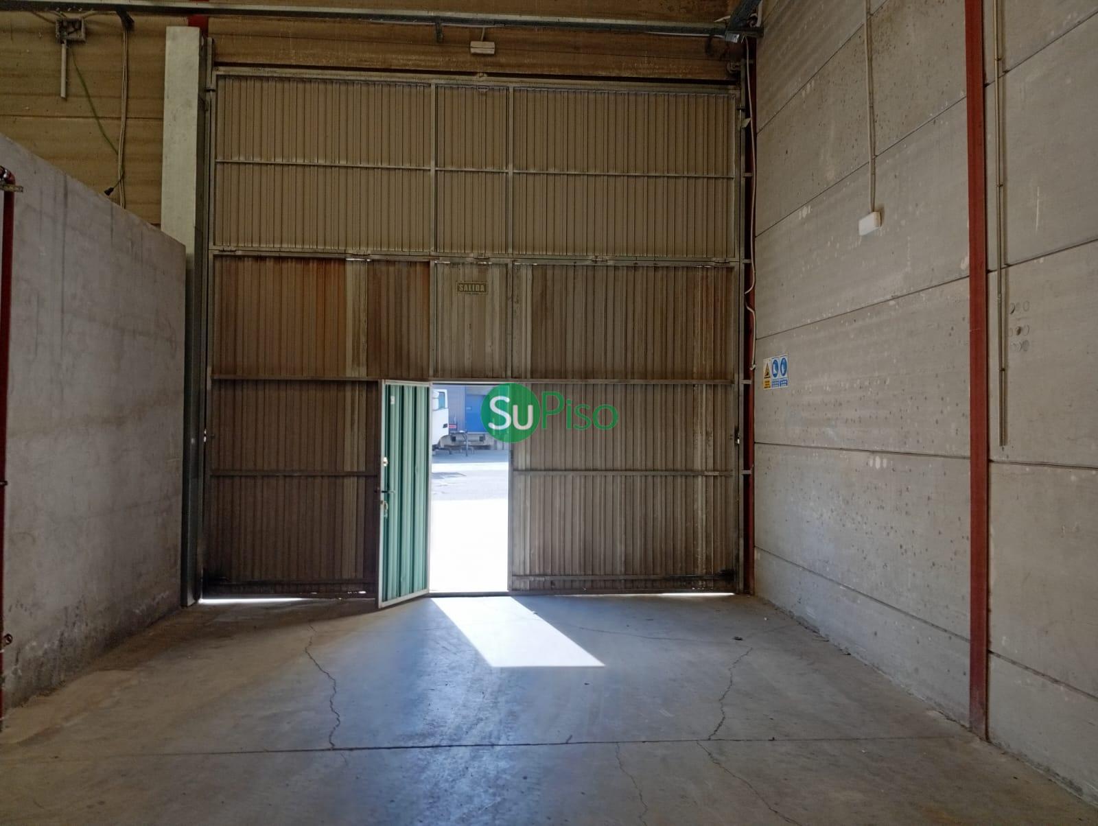 For sale of industrial plant/warehouse in Yeles