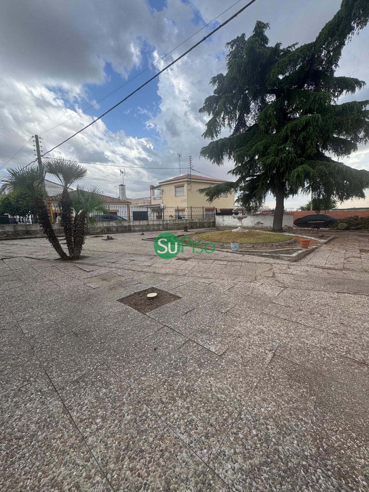 For sale of house in Esquivias