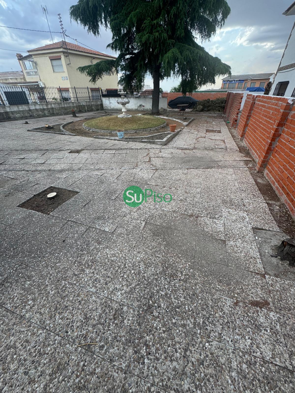For sale of house in Esquivias