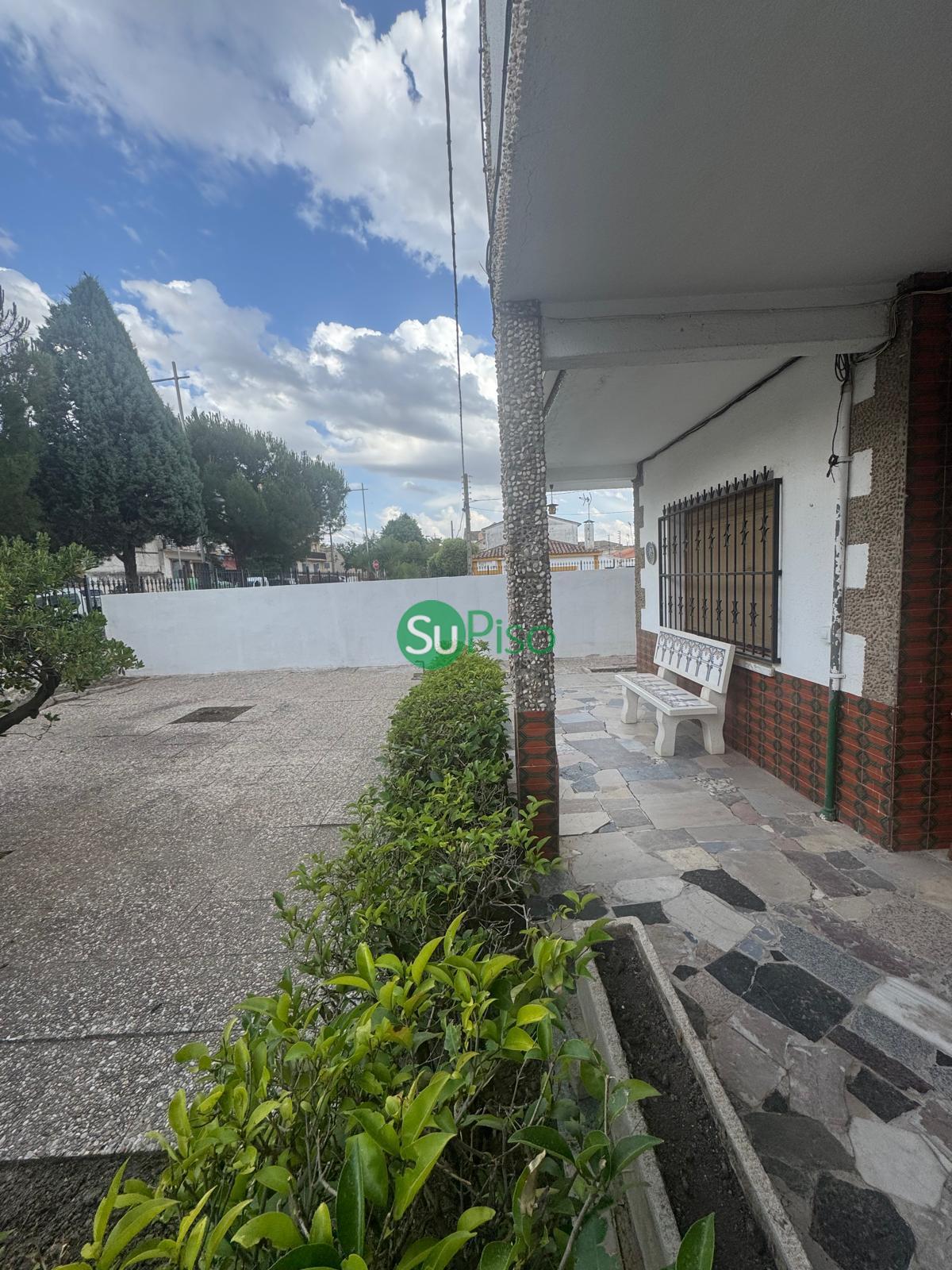 For sale of house in Esquivias