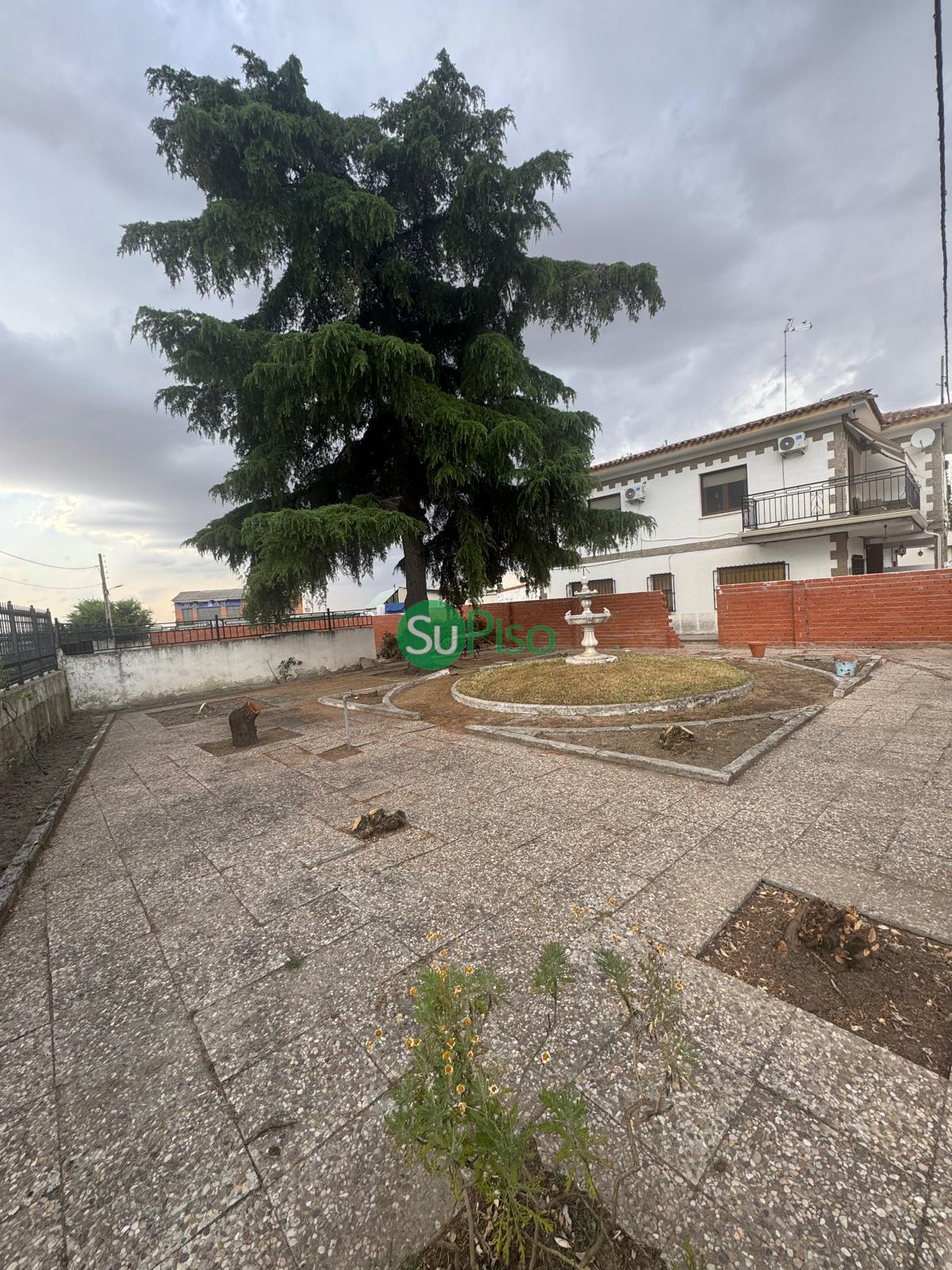 For sale of house in Esquivias