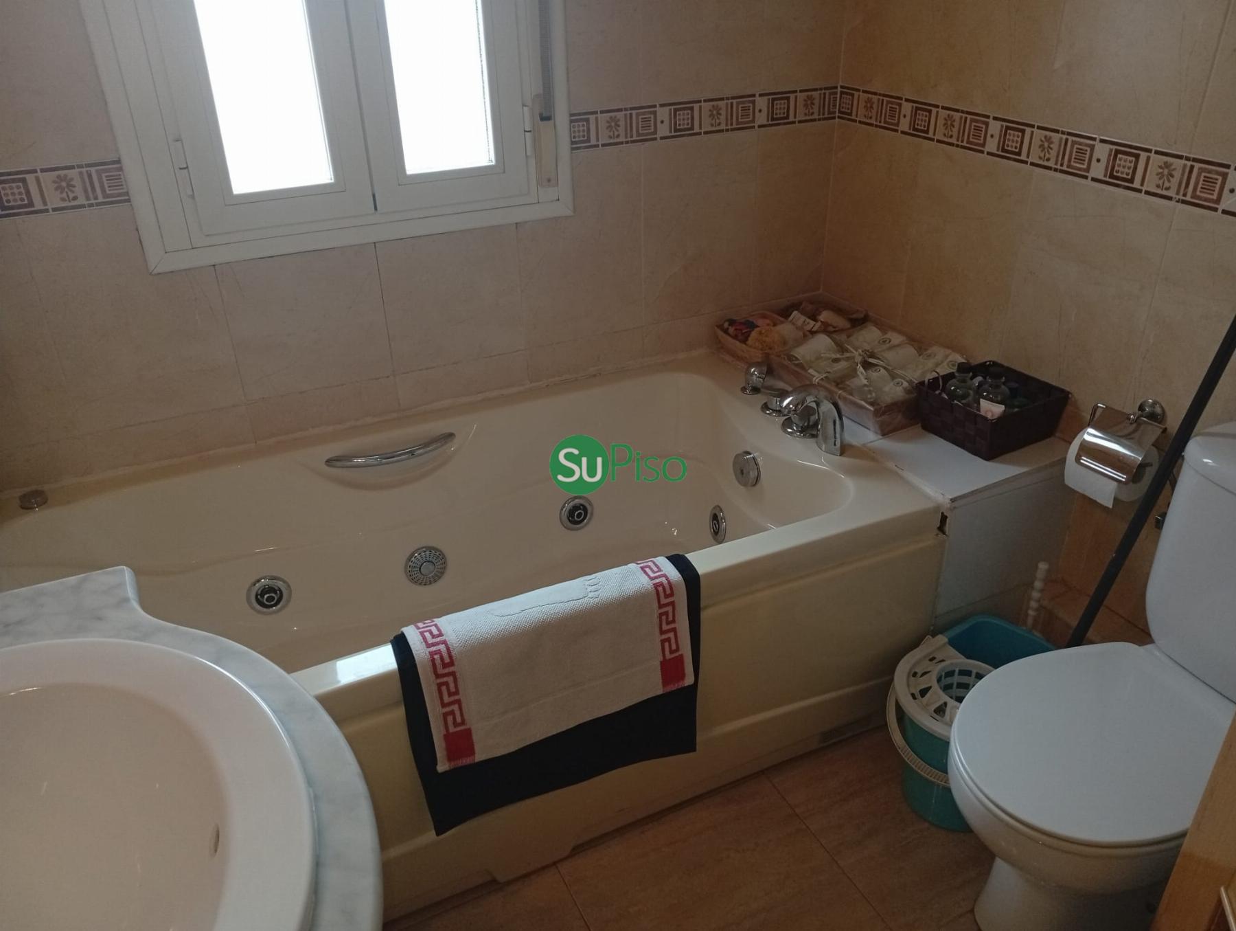 For sale of chalet in Borox
