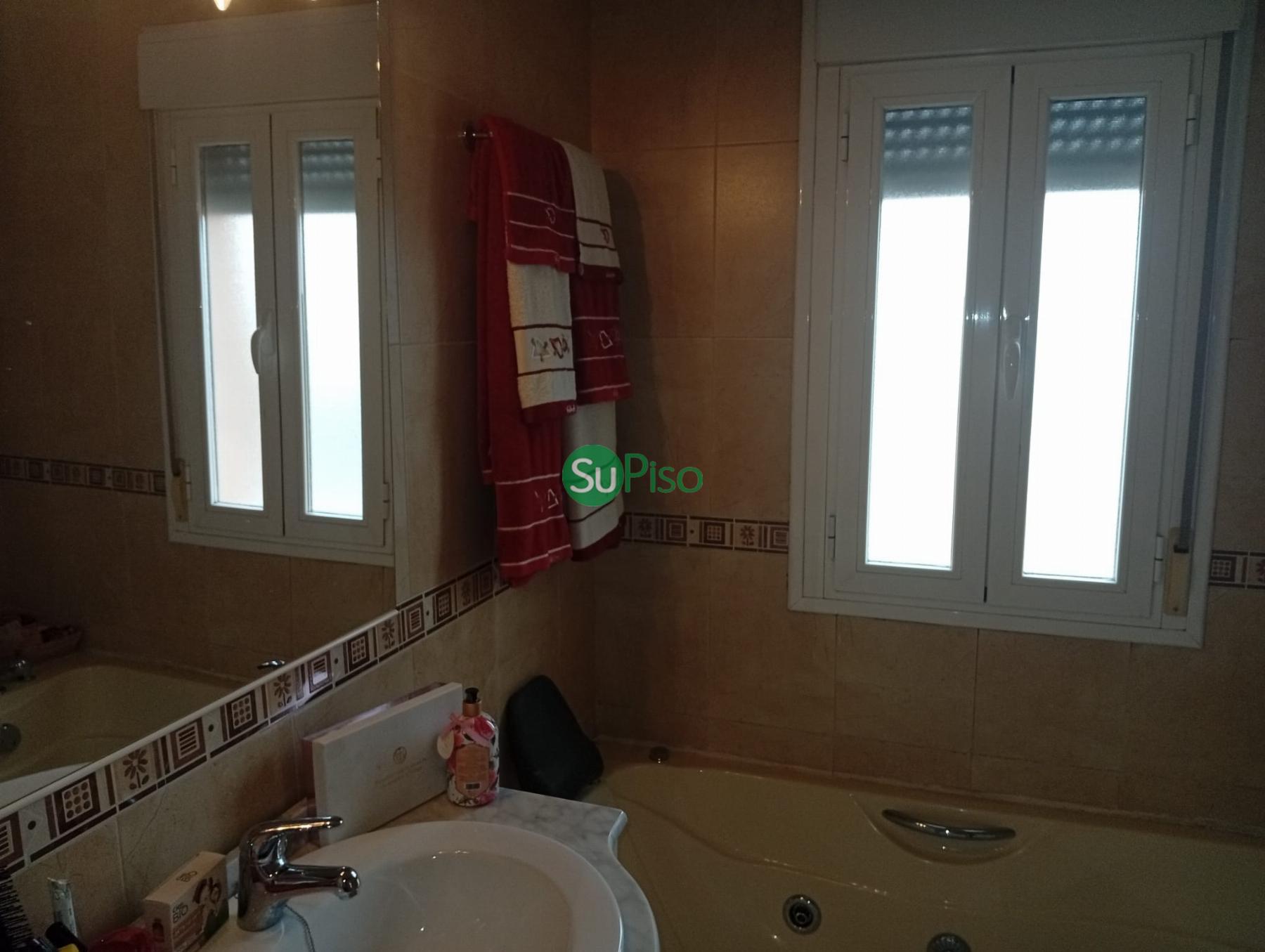For sale of chalet in Borox
