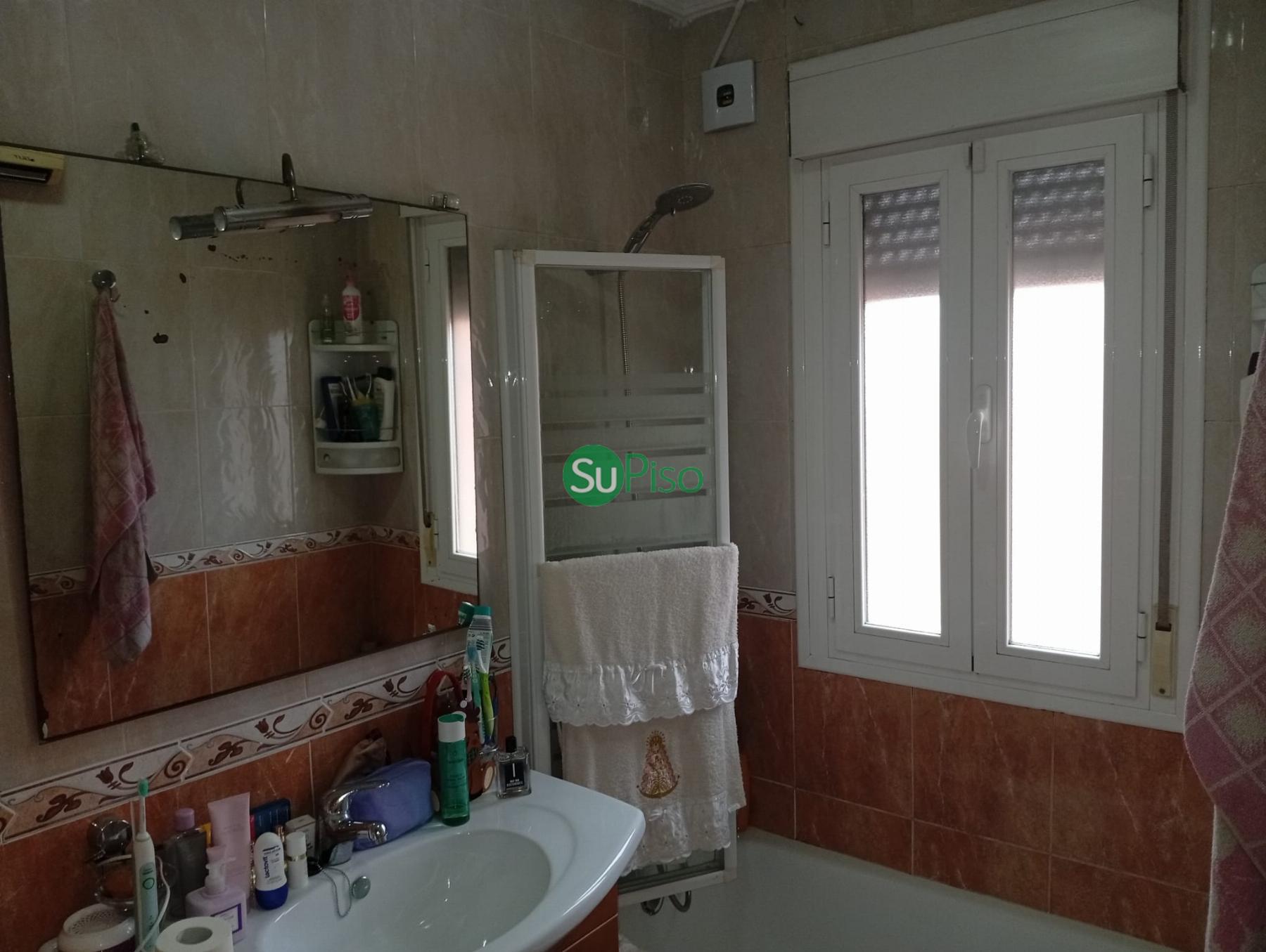 For sale of chalet in Borox