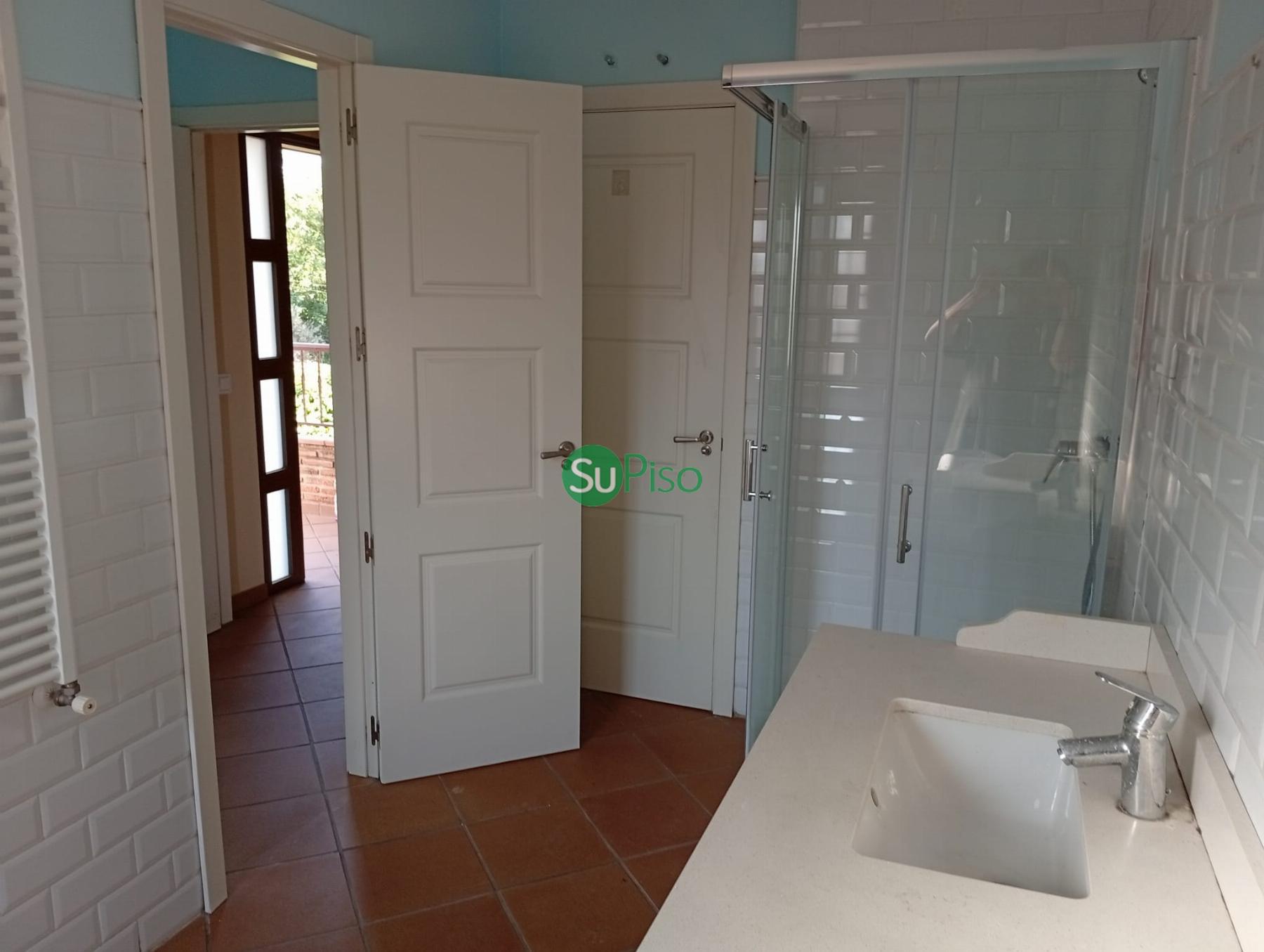 For sale of chalet in Yeles