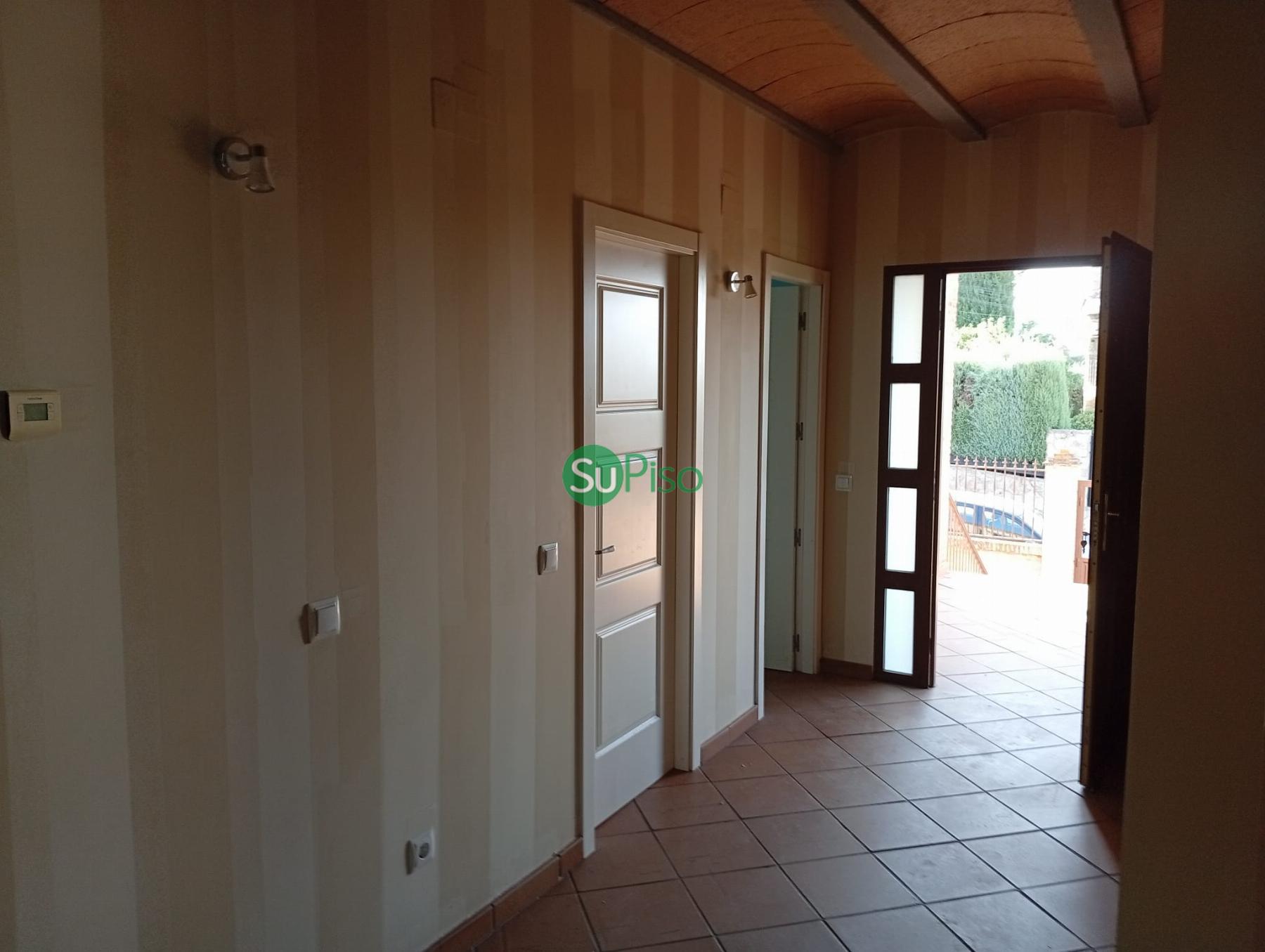 For sale of chalet in Yeles