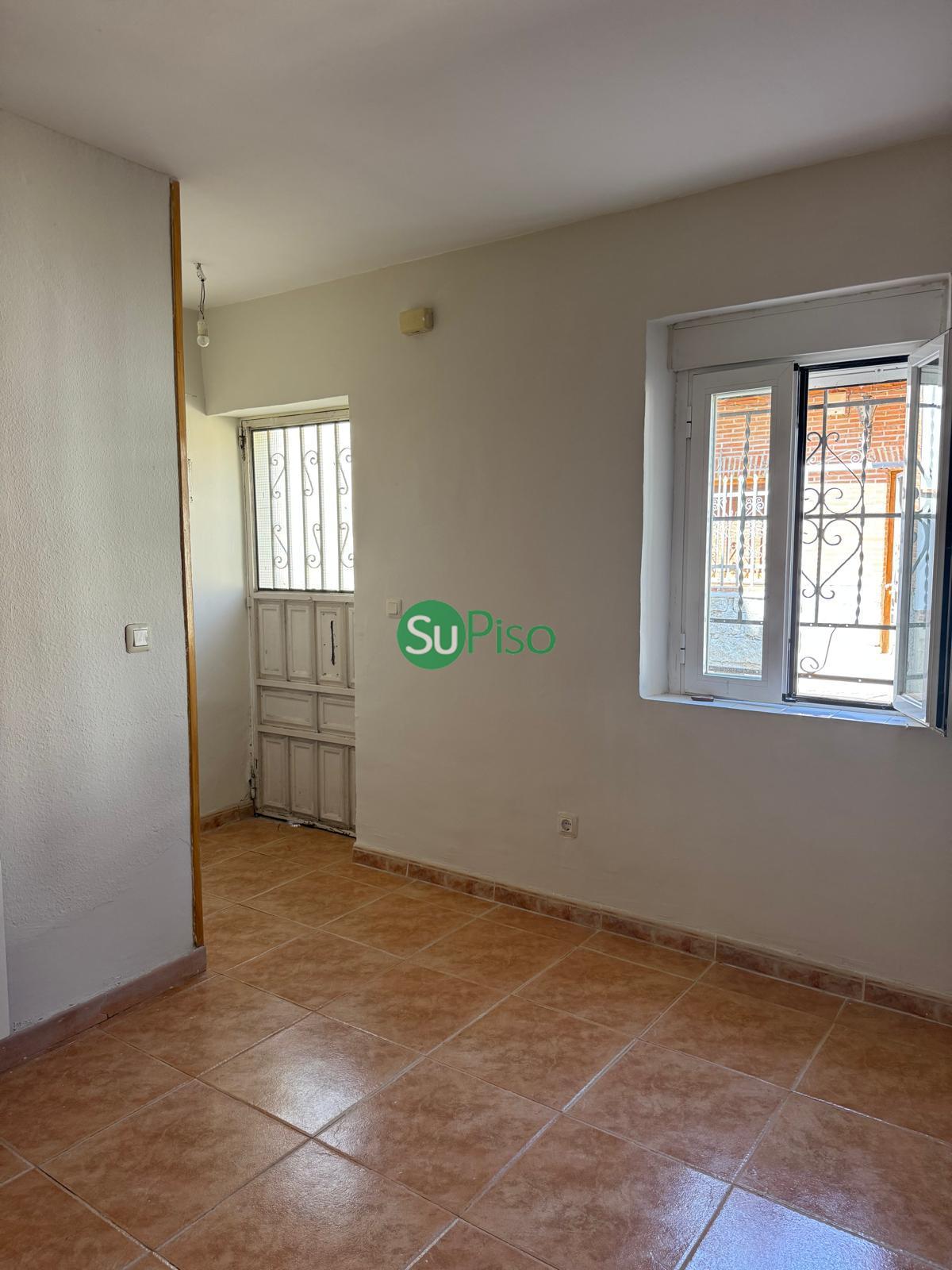 For sale of house in Cedillo del Condado