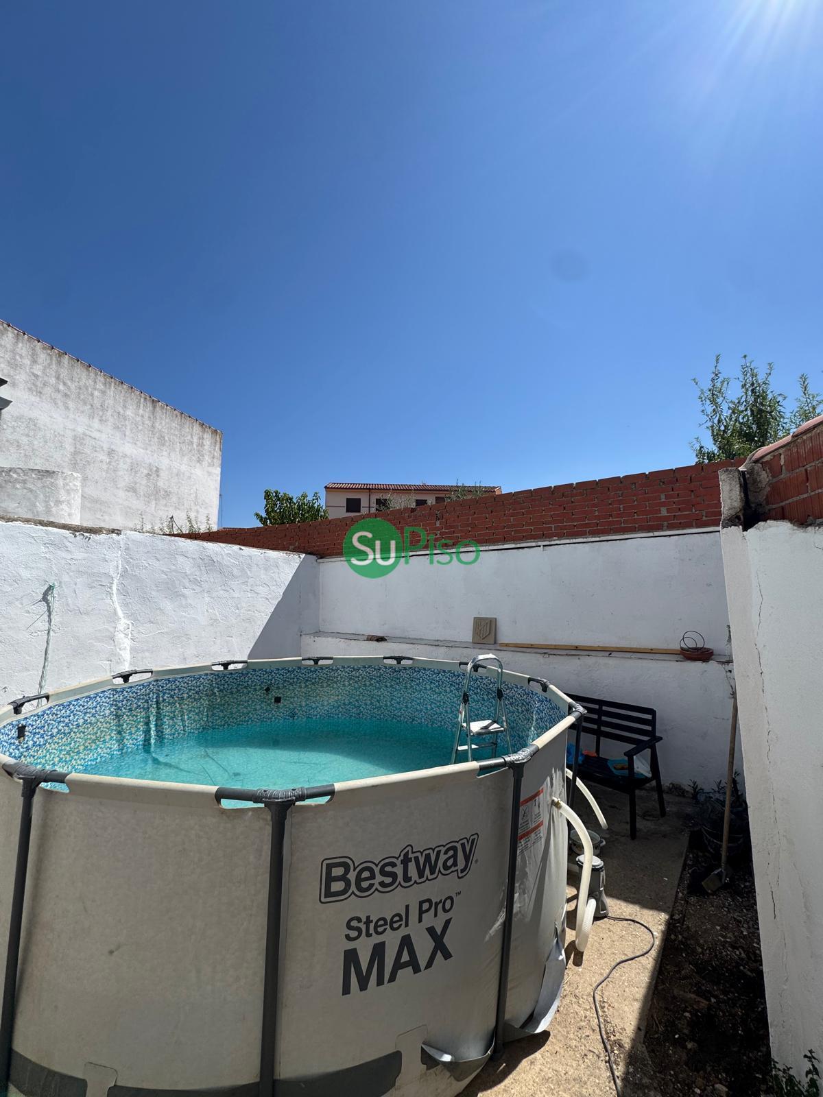 For sale of house in Cedillo del Condado