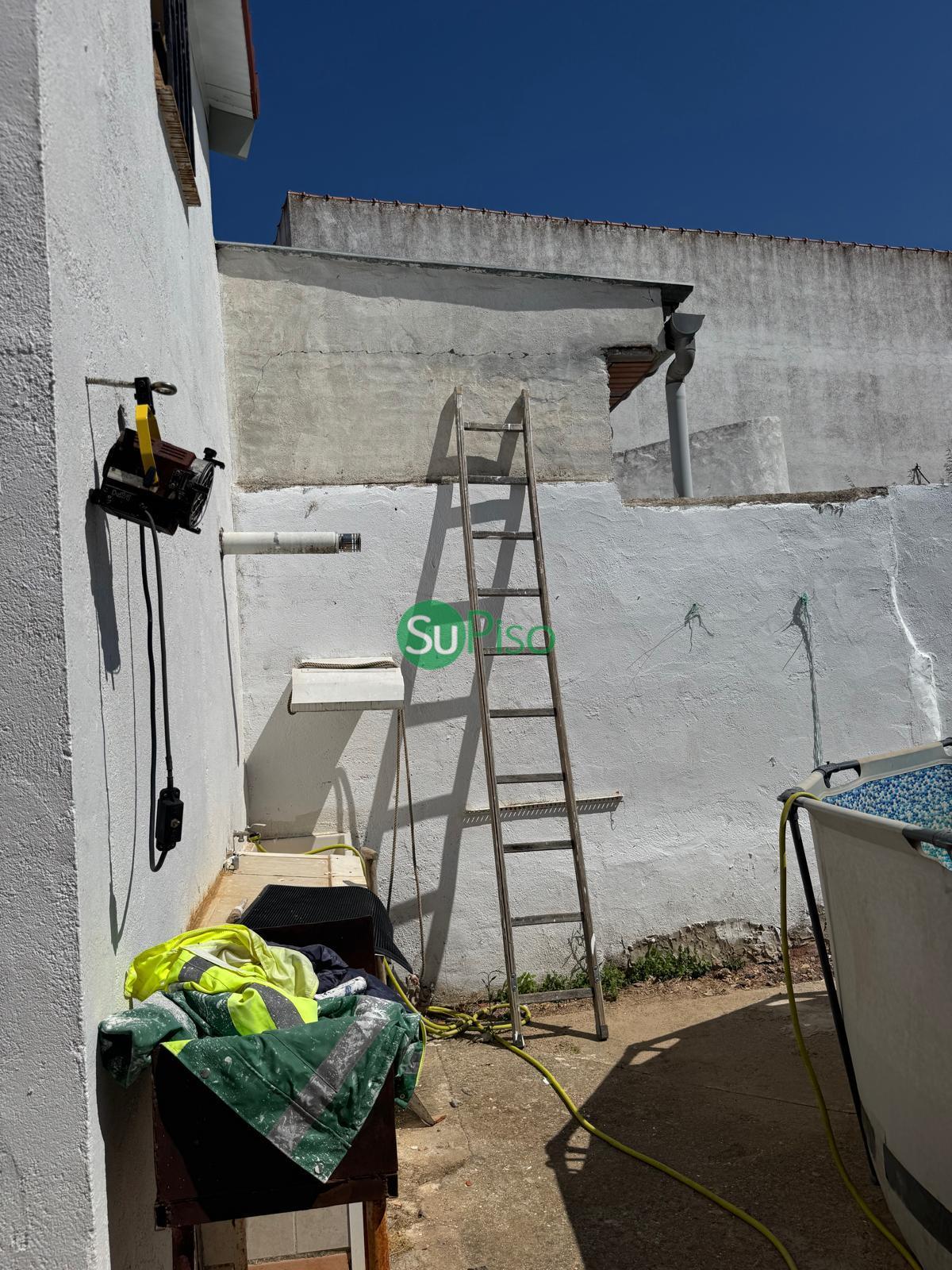 For sale of house in Cedillo del Condado