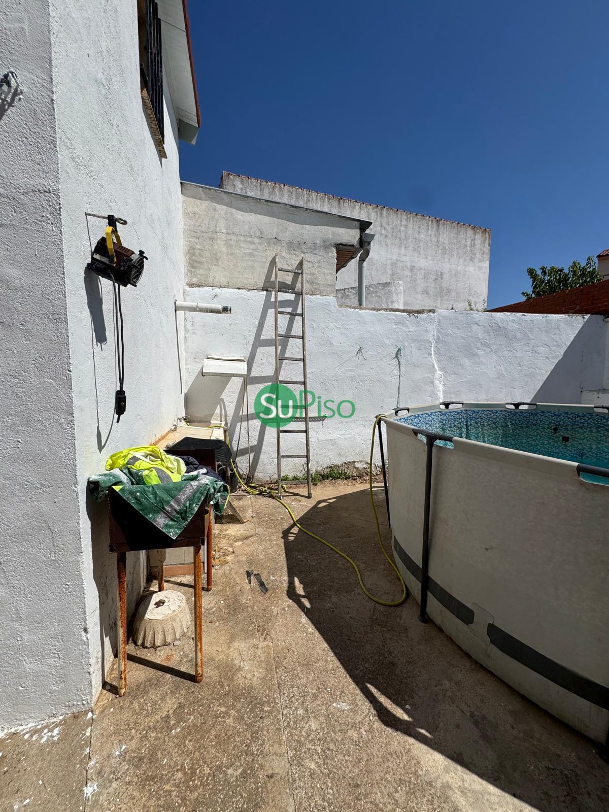 For sale of house in Cedillo del Condado