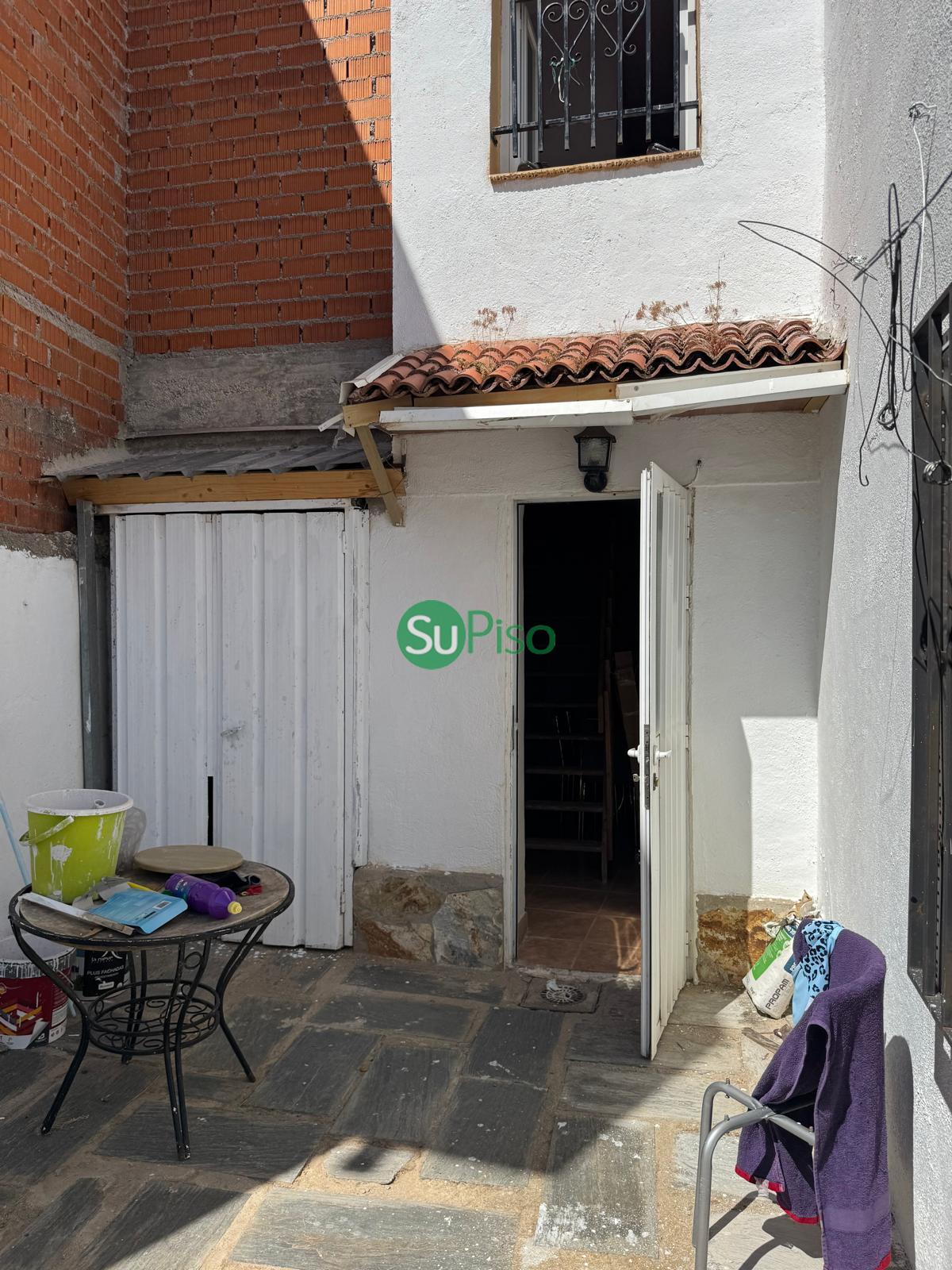 For sale of house in Cedillo del Condado