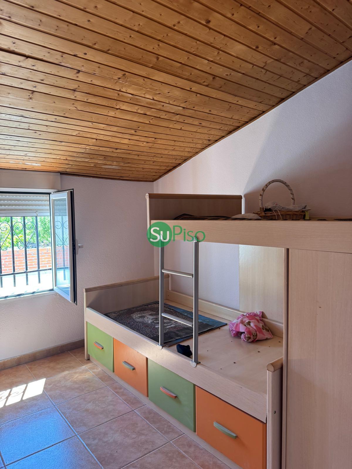 For sale of house in Cedillo del Condado