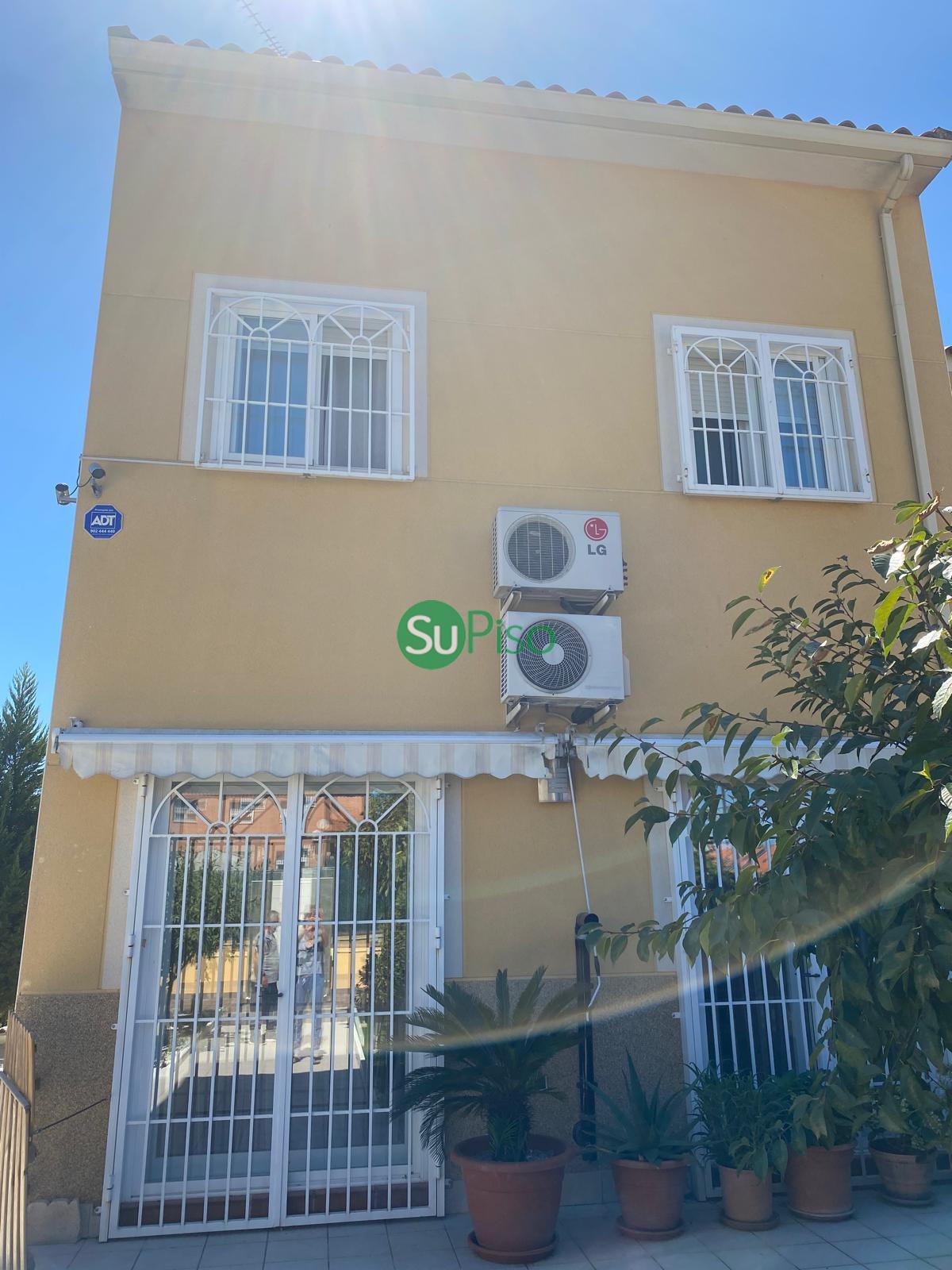 For sale of house in El Viso de San Juan