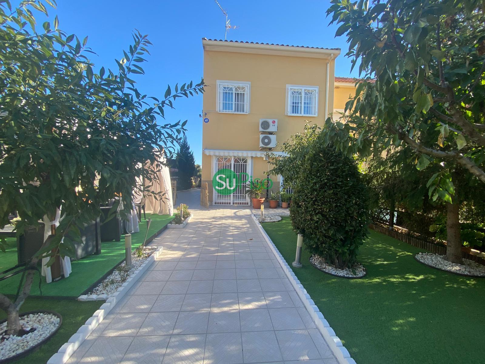 For sale of house in El Viso de San Juan