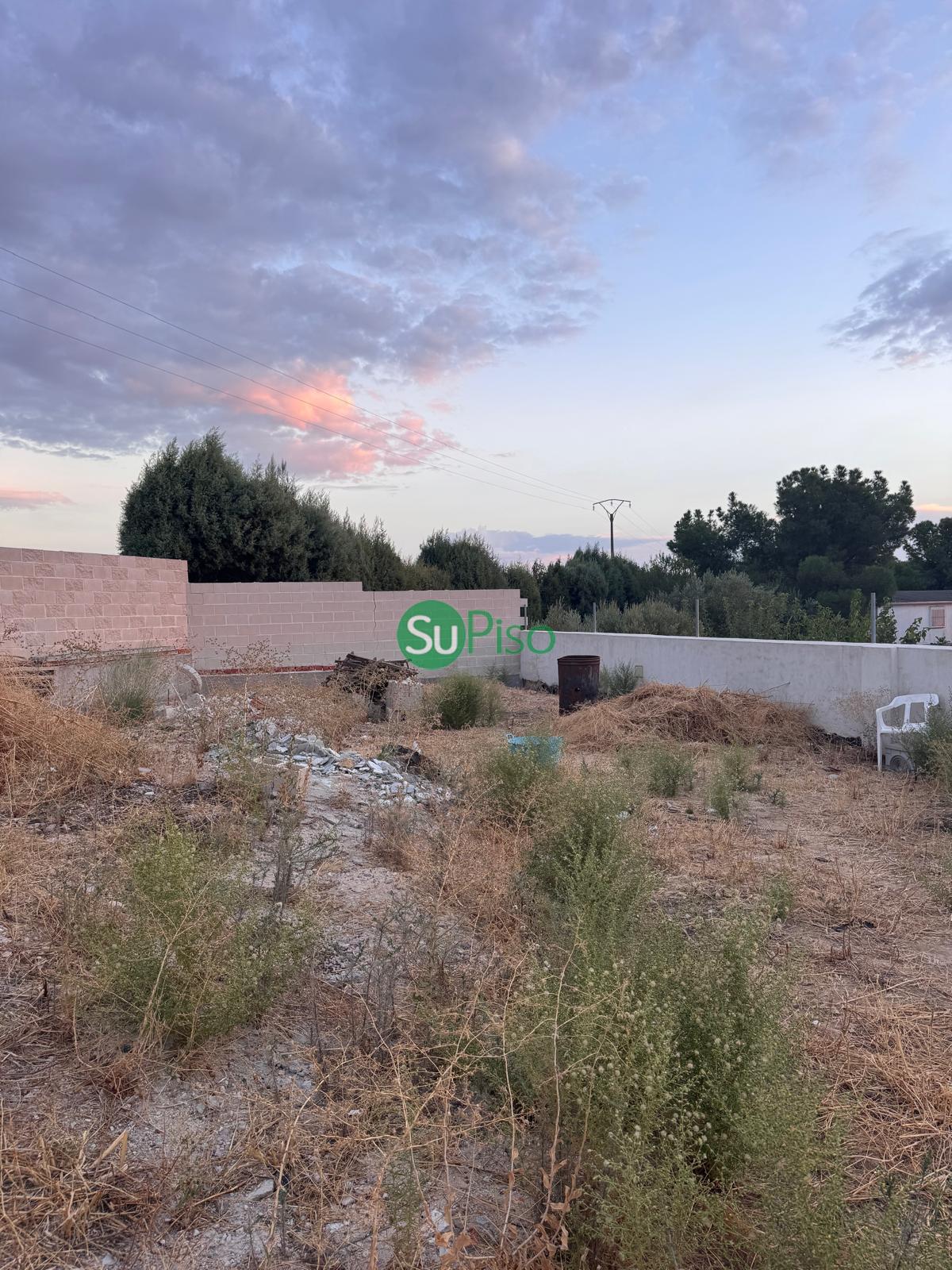 Venta de terreno en Cedillo del Condado