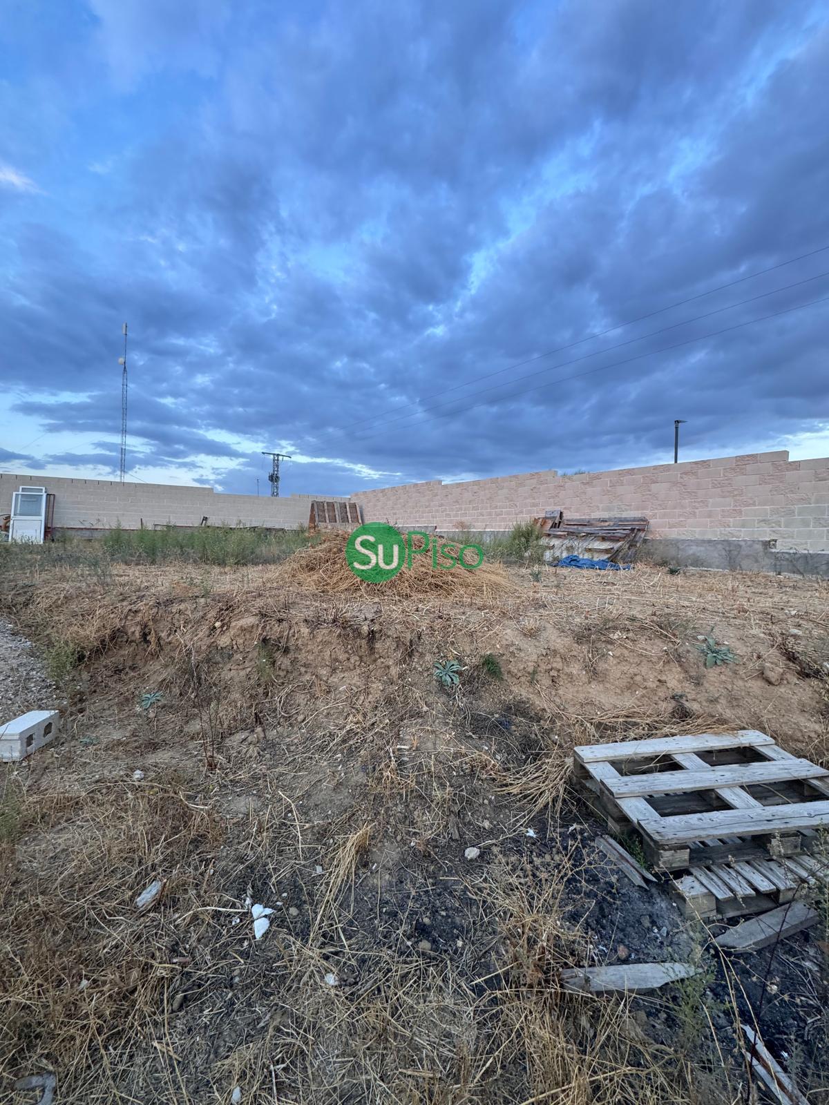 Venta de terreno en Cedillo del Condado