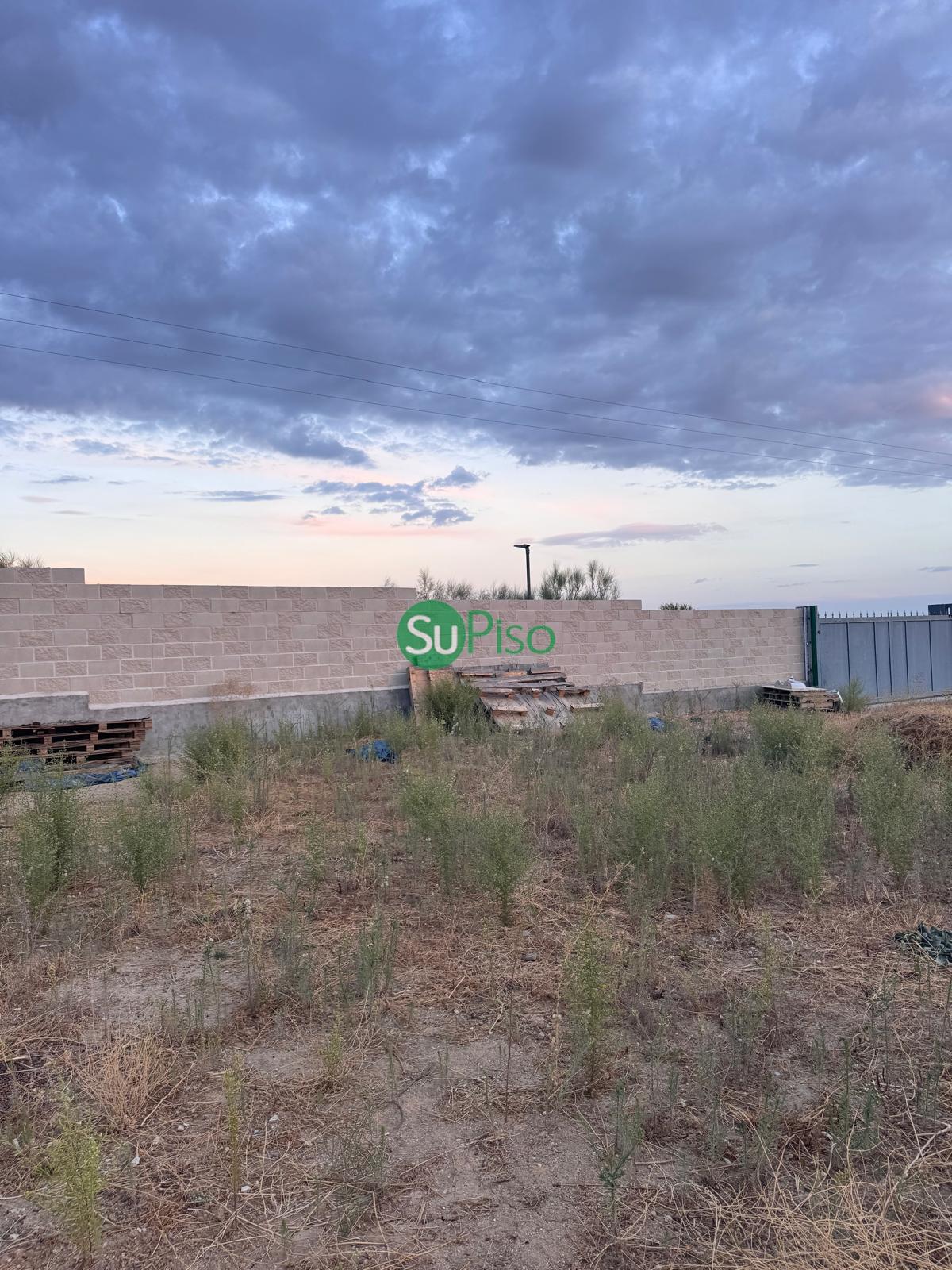Venta de terreno en Cedillo del Condado