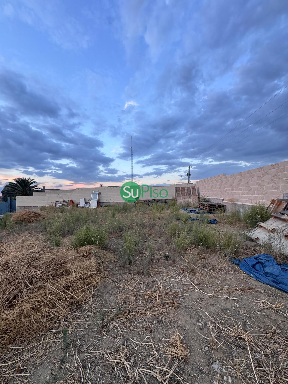 Venta de terreno en Cedillo del Condado