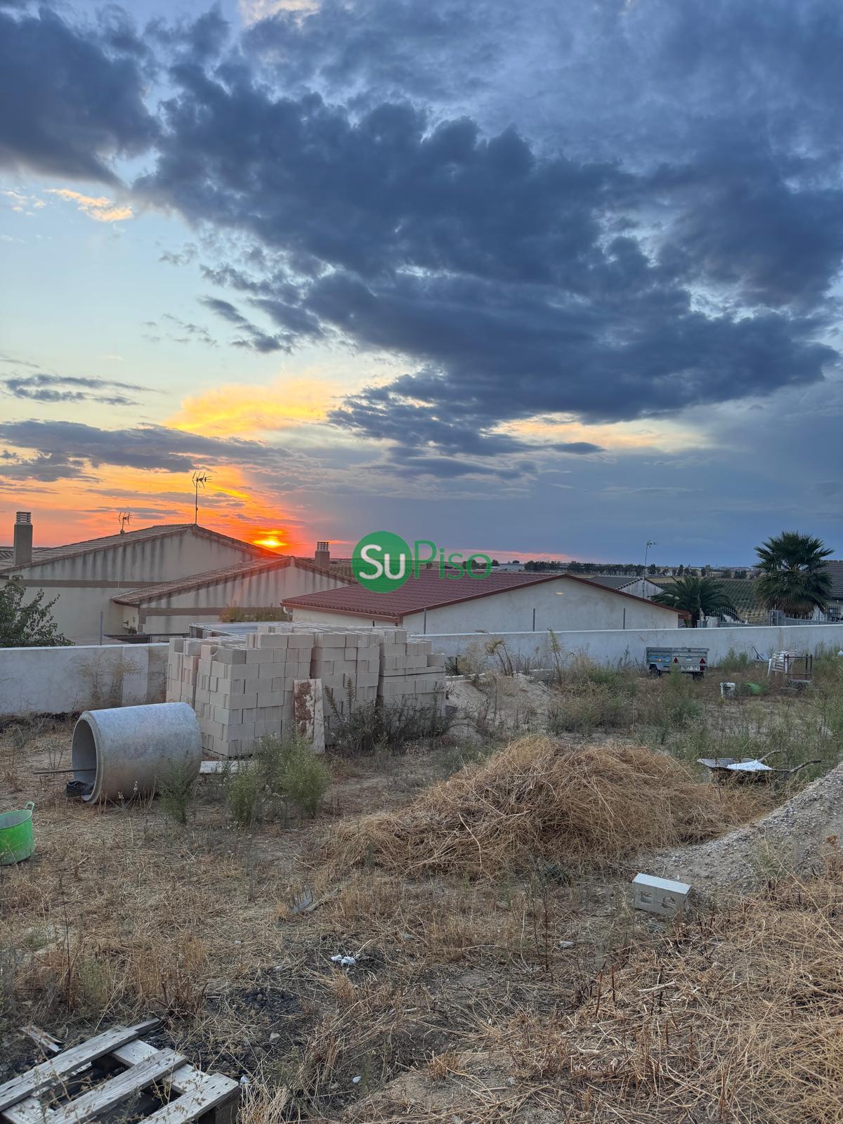 Venta de terreno en Cedillo del Condado