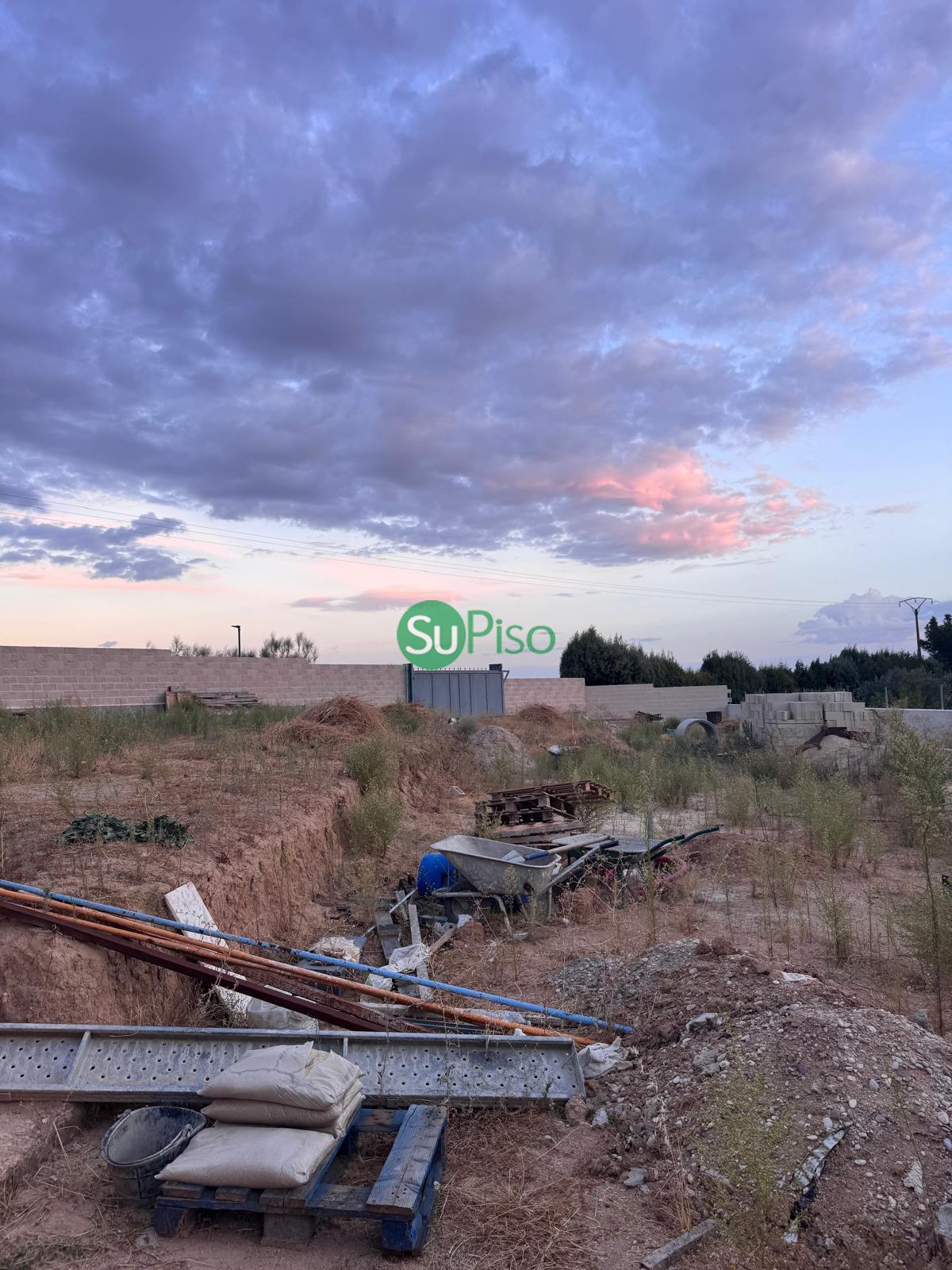 Venta de terreno en Cedillo del Condado