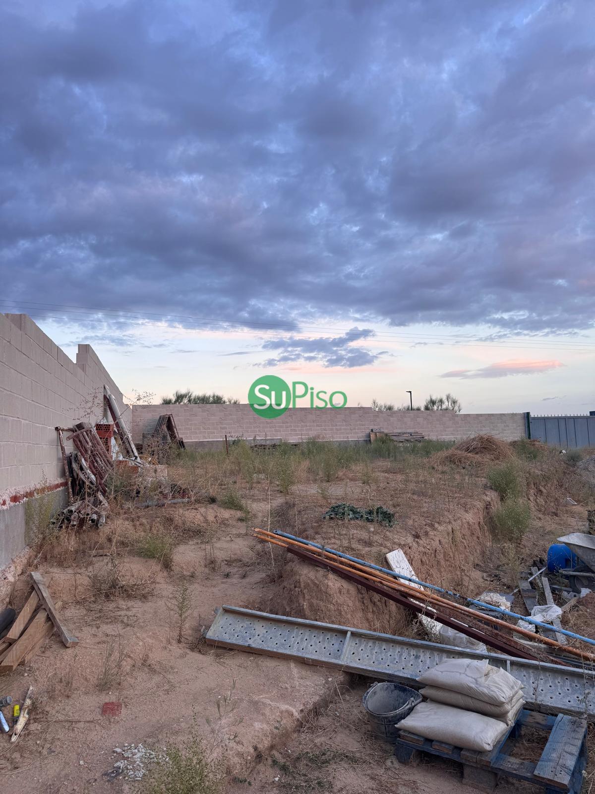 Venta de terreno en Cedillo del Condado