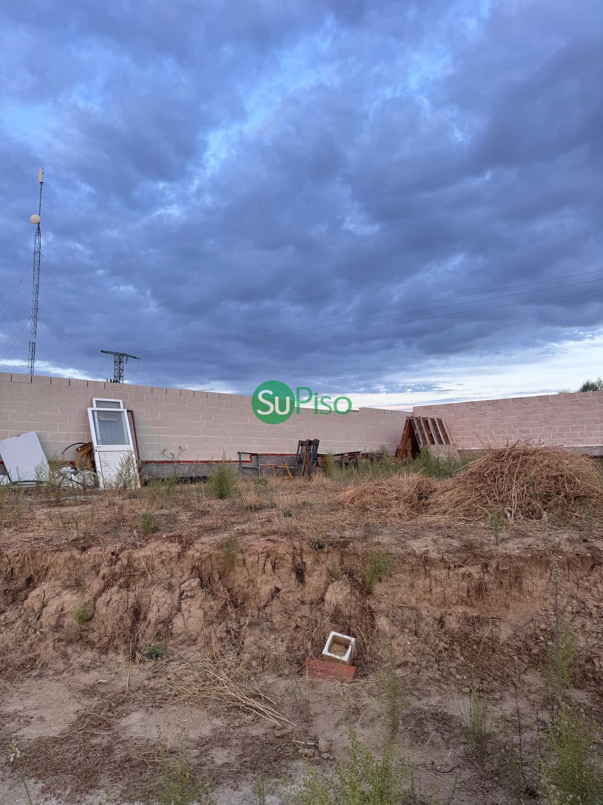 Venta de terreno en Cedillo del Condado