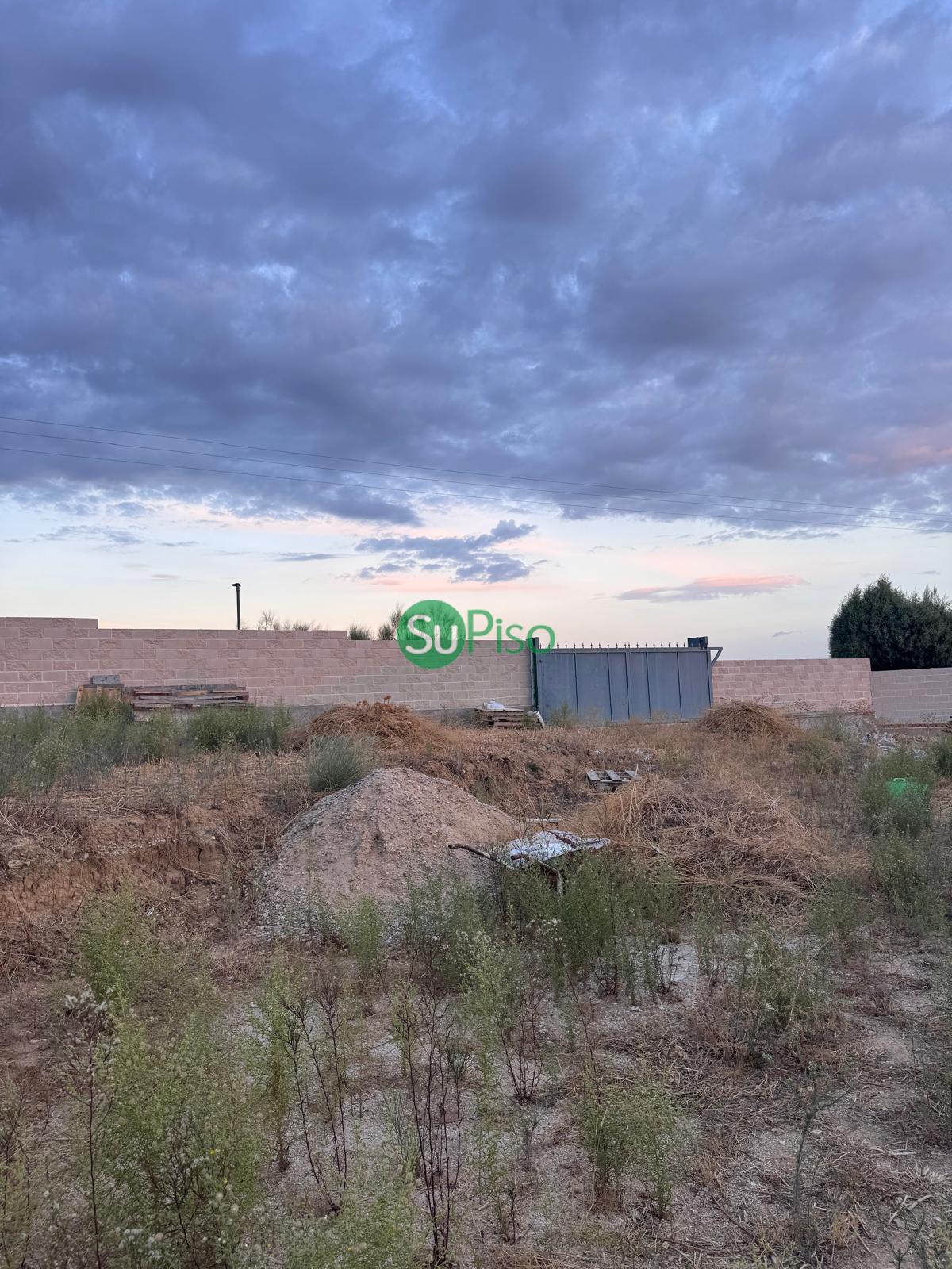 Venta de terreno en Cedillo del Condado