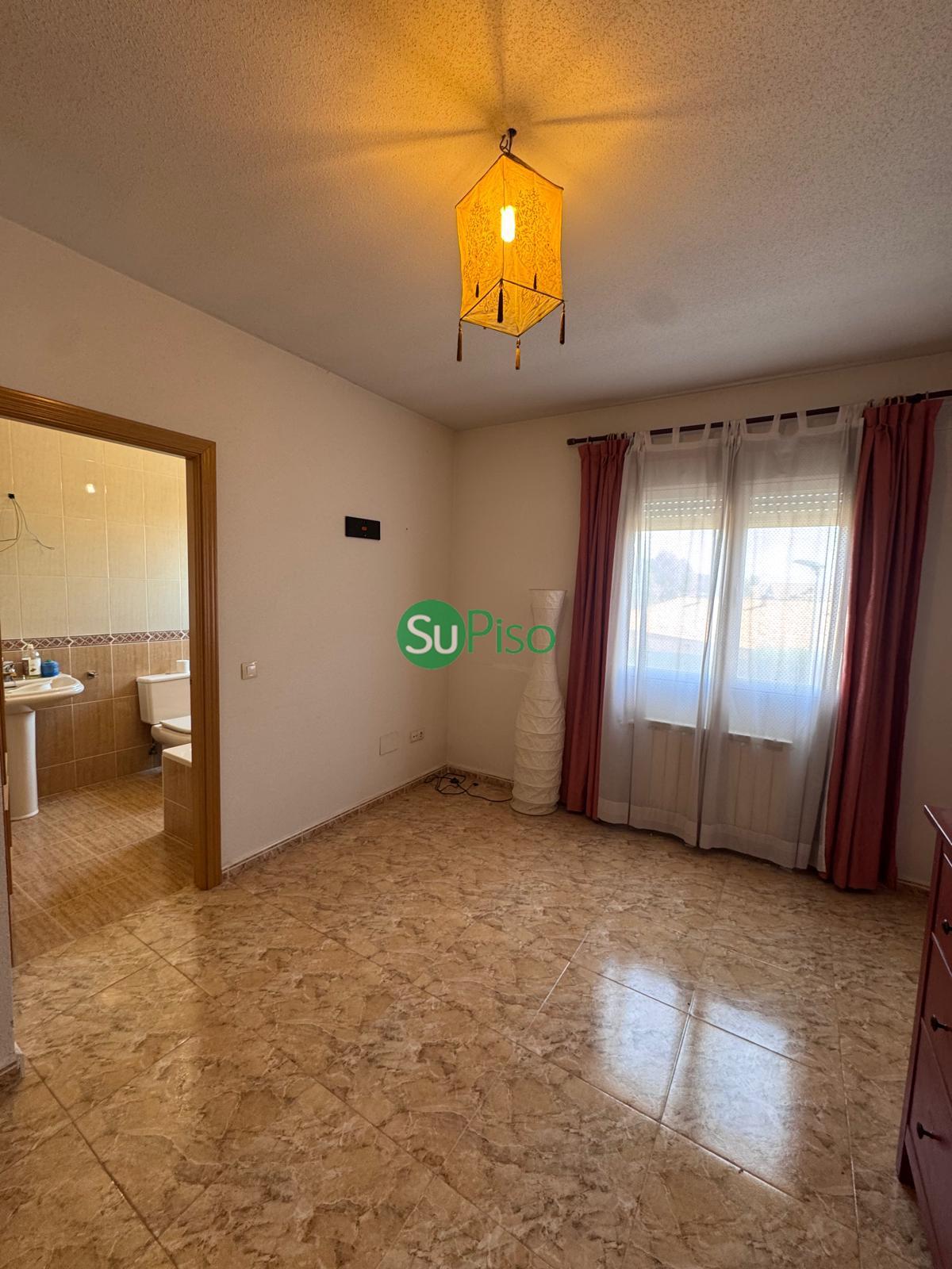 For sale of chalet in Yeles