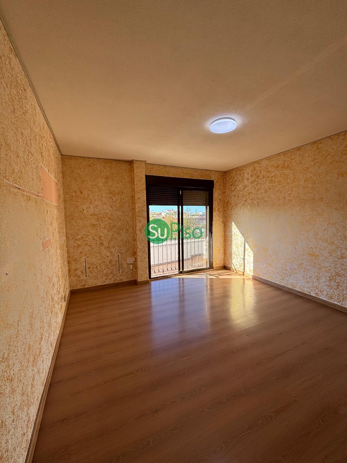 Venta de piso en Cedillo del Condado