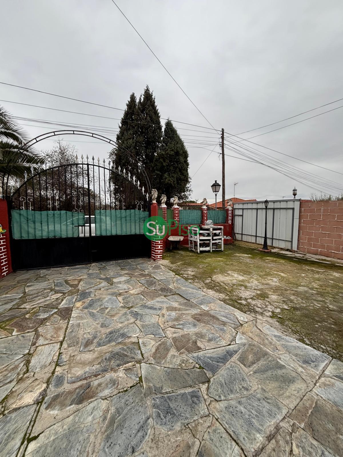 For sale of house in Yeles