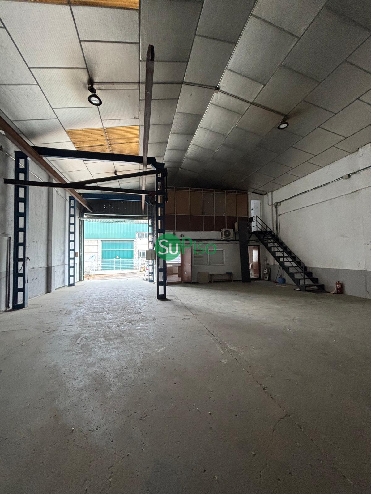 Venta de nave en Ugena