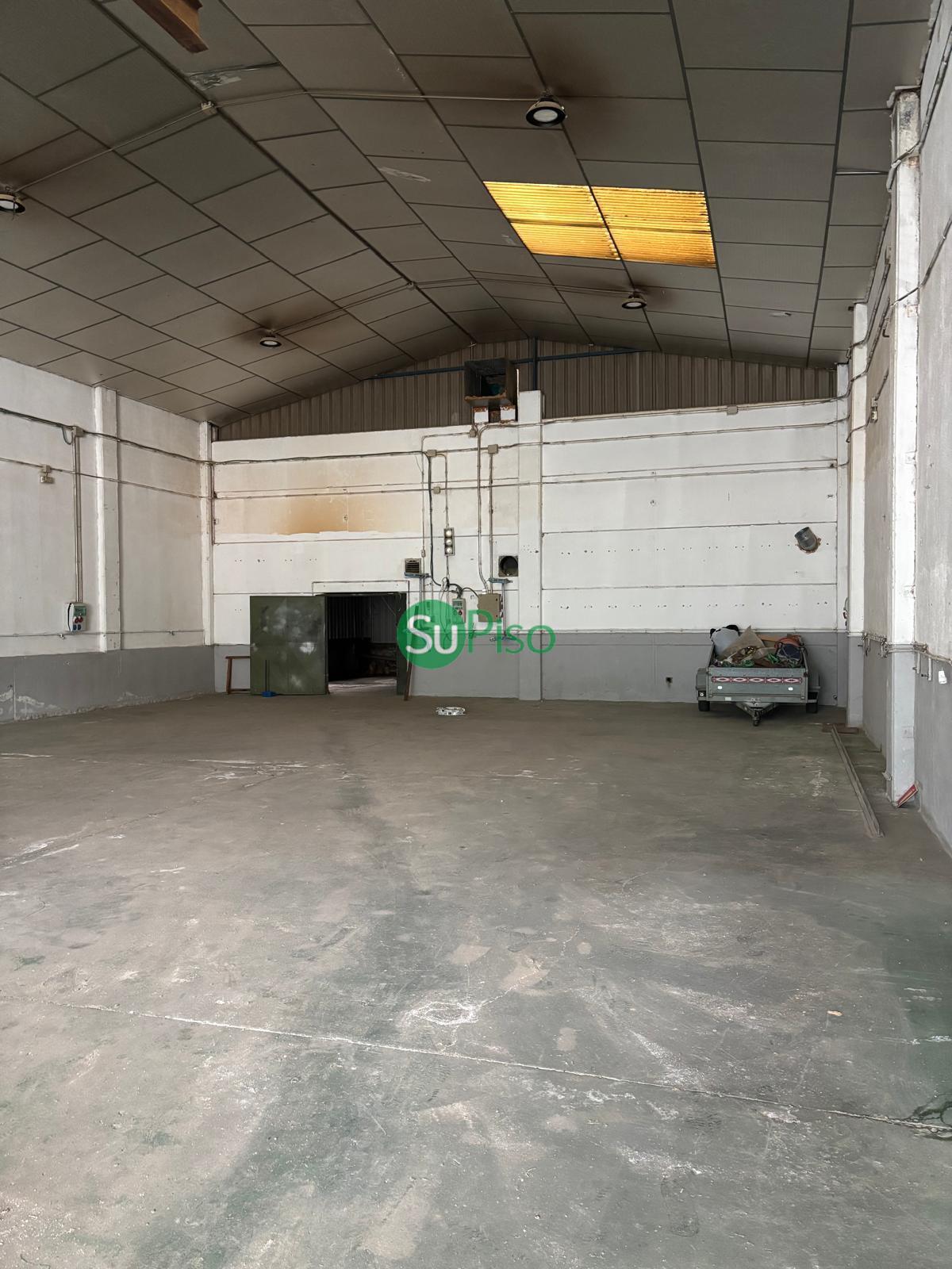 Venta de nave en Ugena