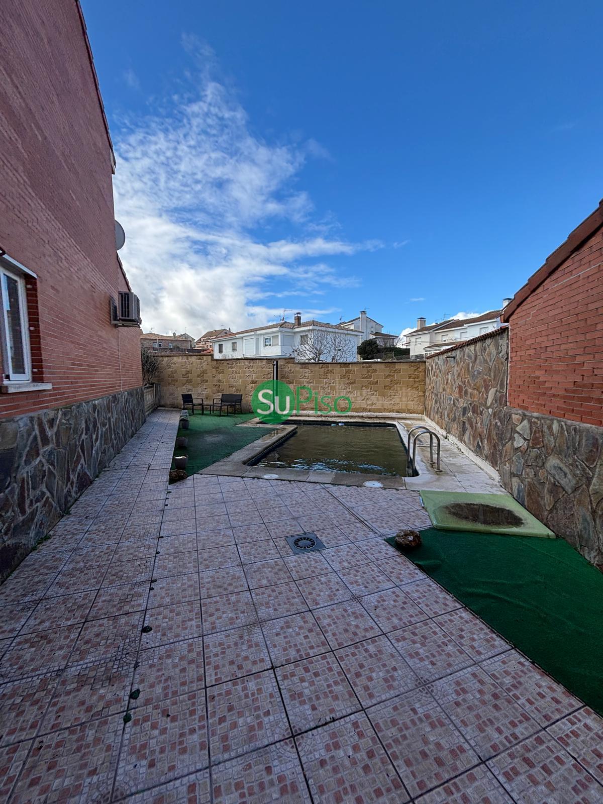 Venta de chalet en Yeles