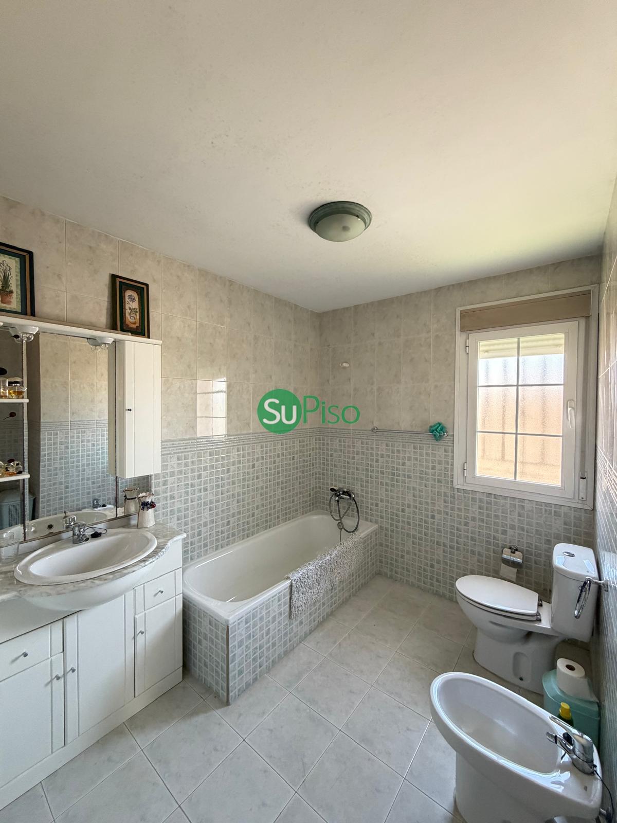 Venta de chalet en Yeles